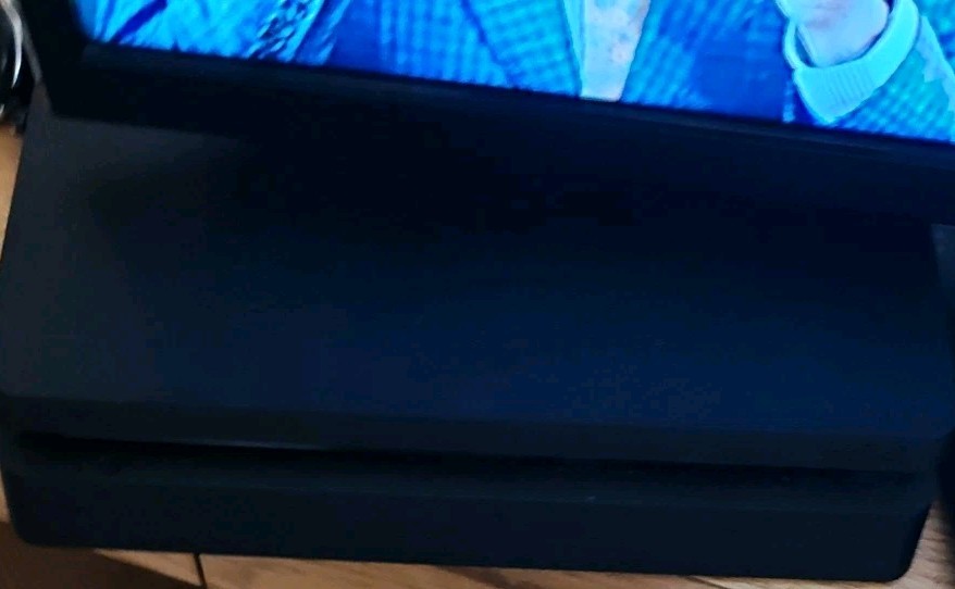 Sony PlayStation 4 Gaming Console W Controller and HDMI Cord