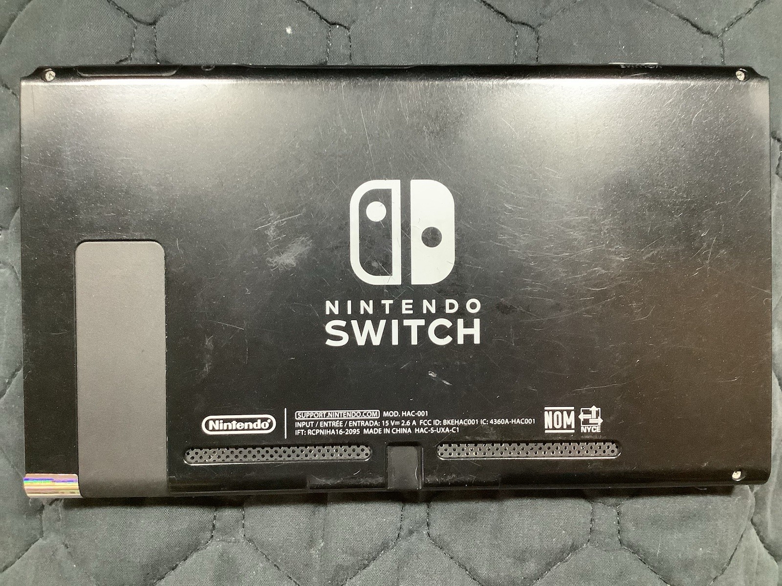Nintendo Switch (HAC-001) – Handheld Console & Joycons
