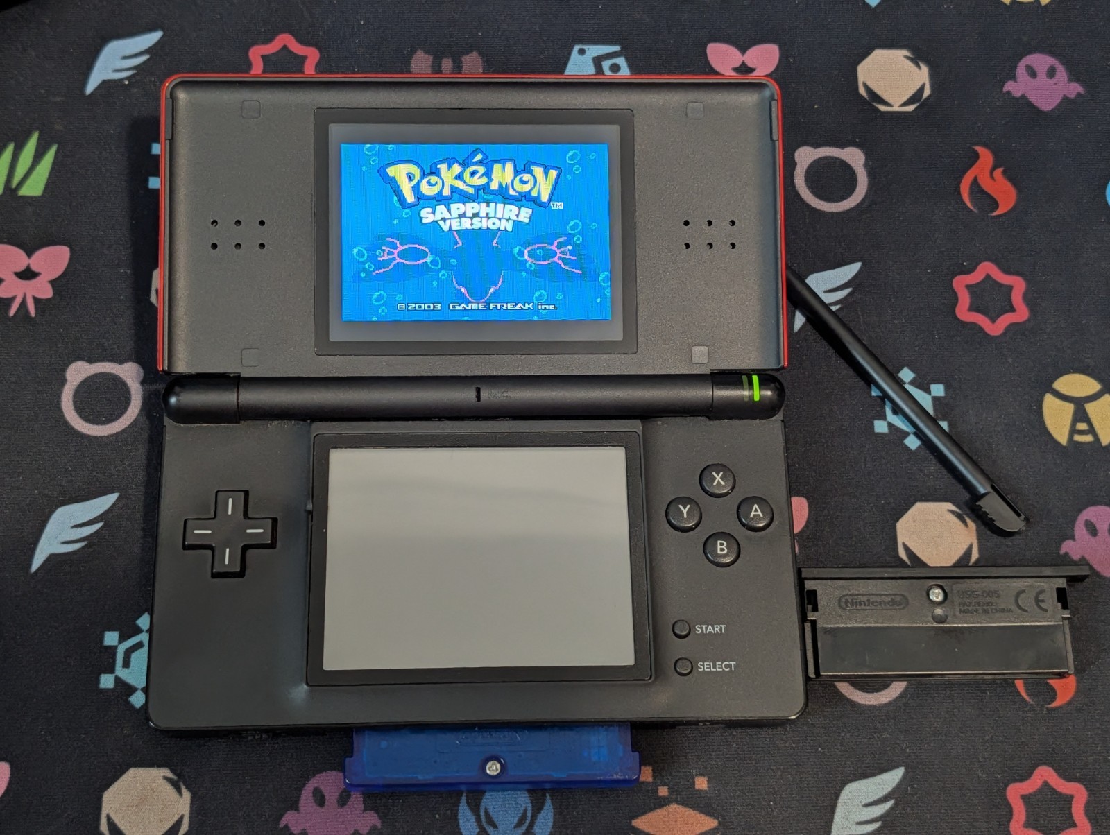 Nintendo DS Lite Crimson Red/Black w/Charger – Tested & Working – A065
