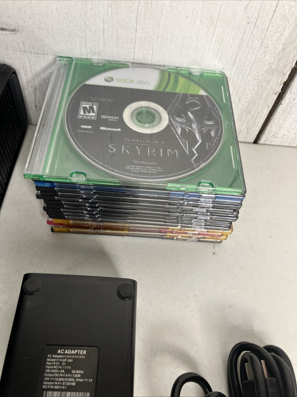 Xbox 360 S Slim Bundle 1439 Console 250GB 15 Games Skyrim GTA SKATE BIOSHOCK