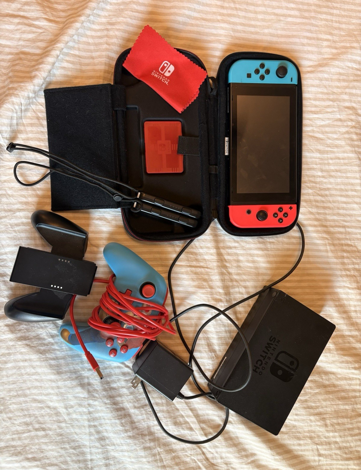Nintendo Switch HAC-001 32GB Handheld Neon Blue/Red Joy-Con Dock Case