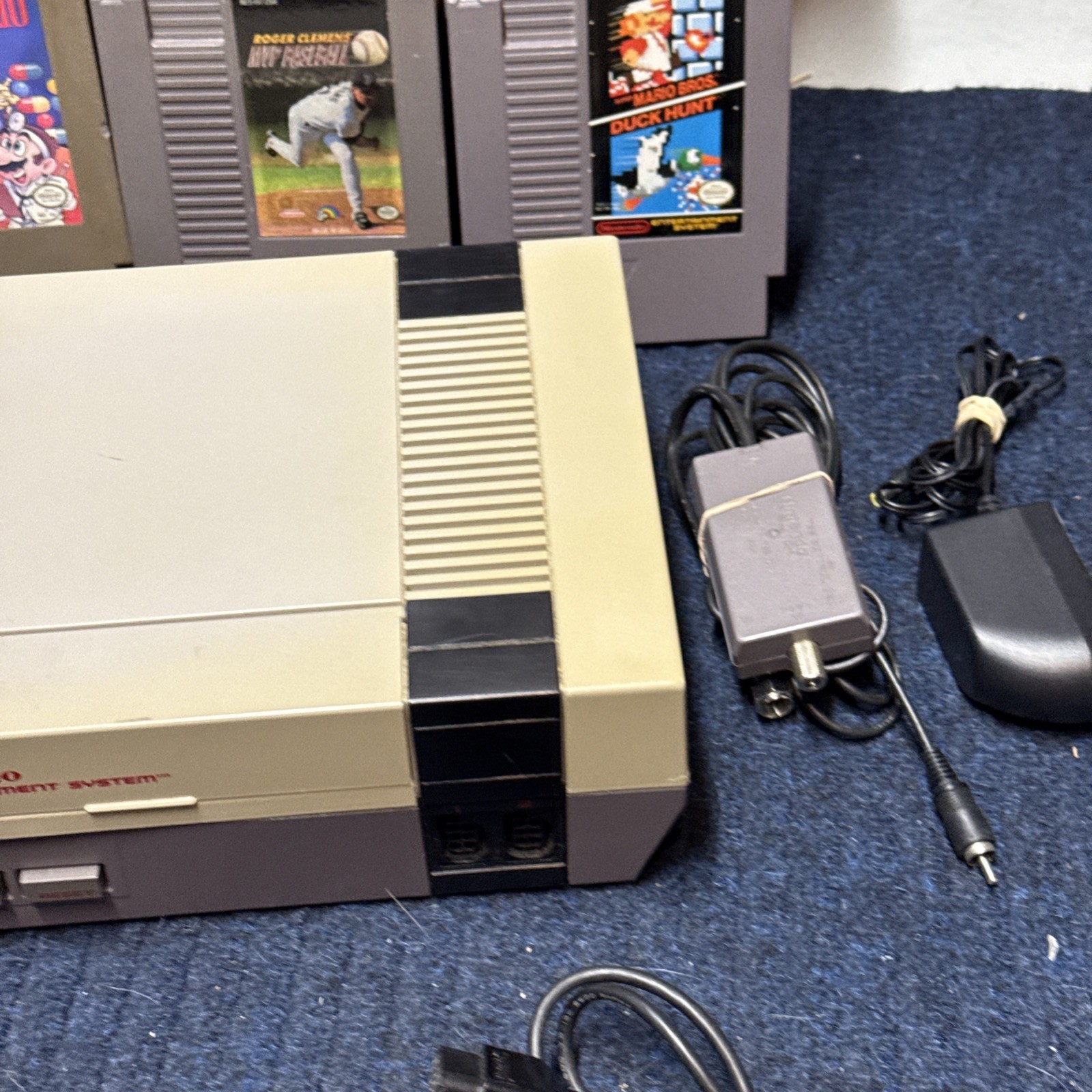 Nintendo Entertainment System NES Console Bundle Controller 3 Games New 72 Pin.