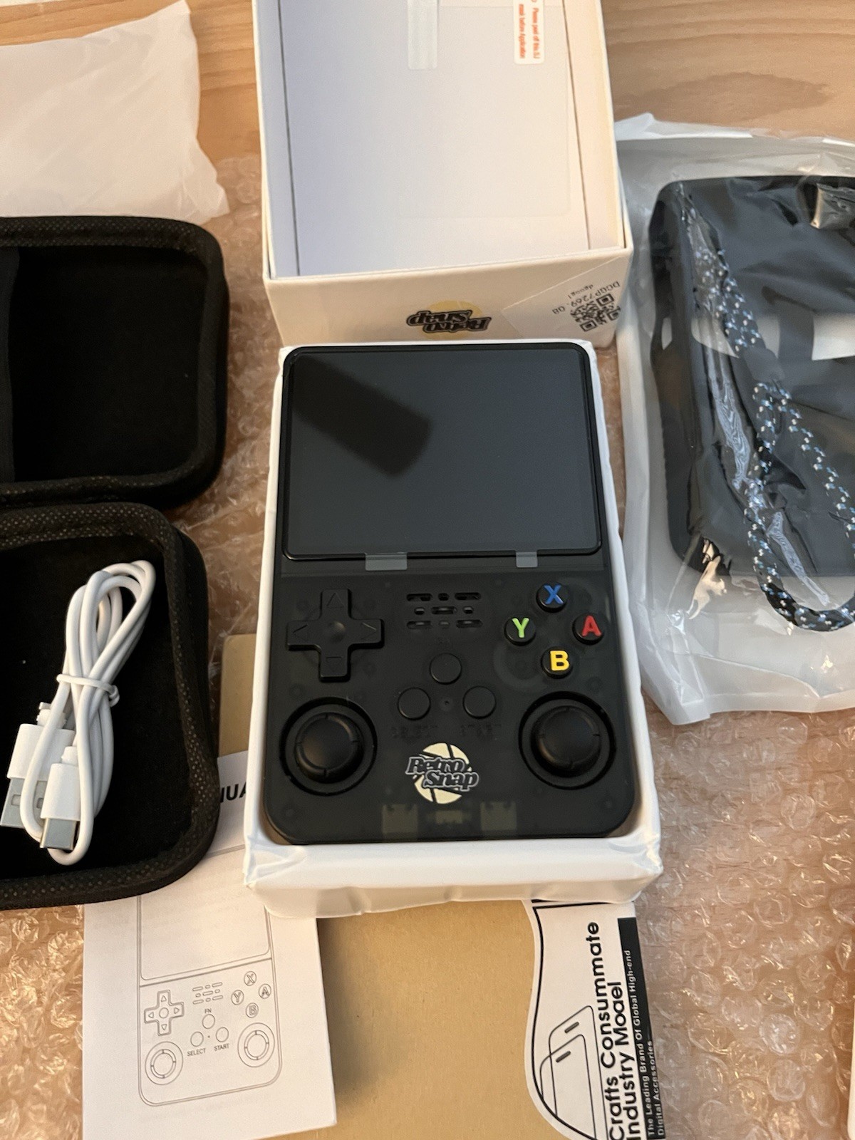 R36S Retro Handheld Game Console, 3.5 Inch 640×480 IPS Screen