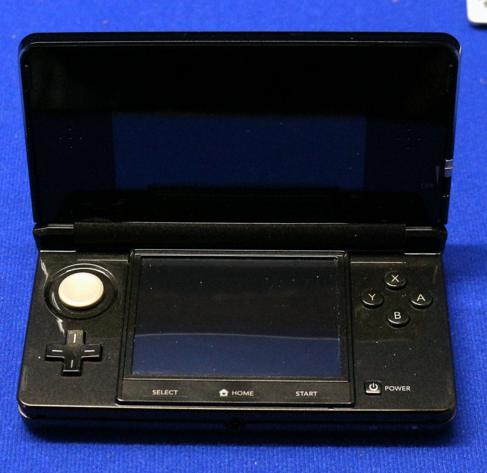 Nintendo 3DS Cosmo Black Console Case, Earbuds, 1 stylus, Charger + 4 Games