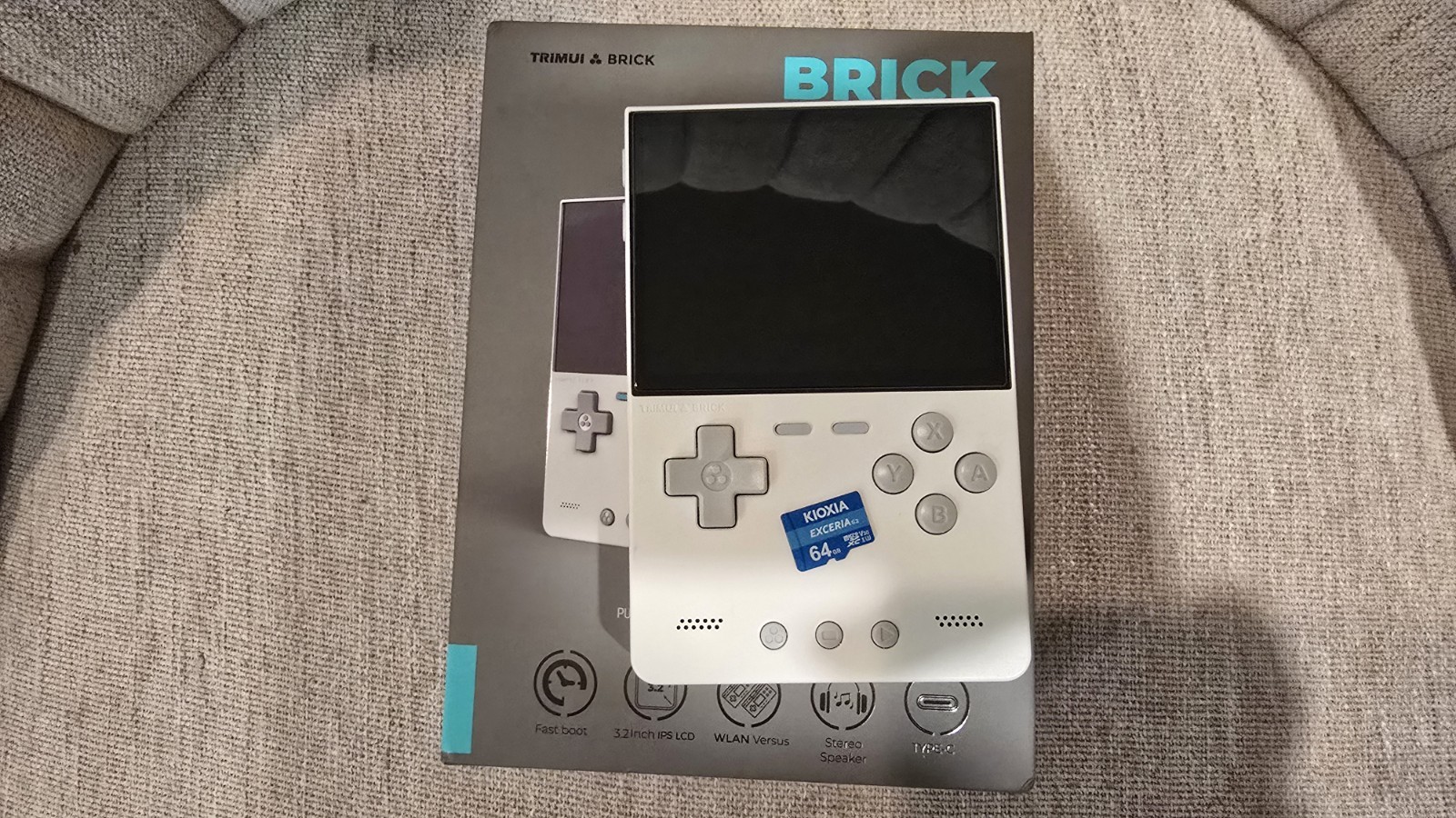 TrimUI Brick White Open Source Handheld Game Console with 64GB KNULLI firmware