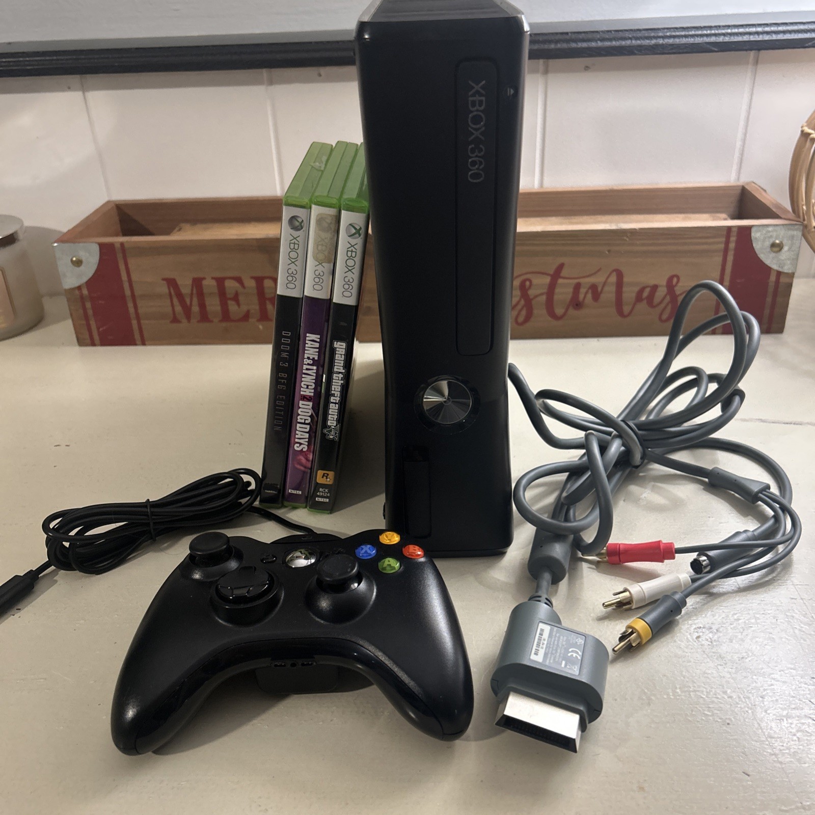 Xbox 360 S Slim Console Lot with three games one controller Controller Tested