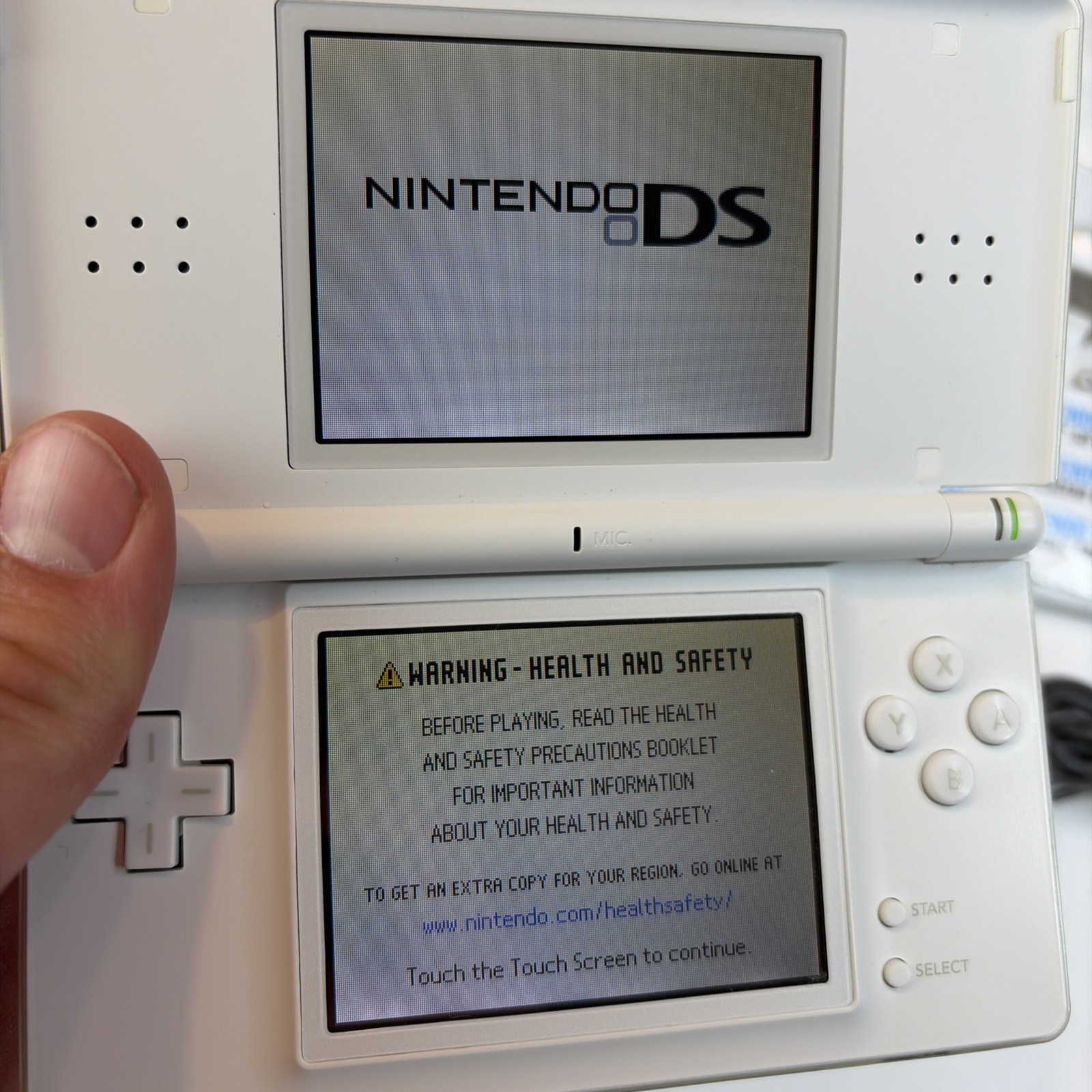 Nintendo DS Lite Polar White Handheld System Complete In Box Tested CIB