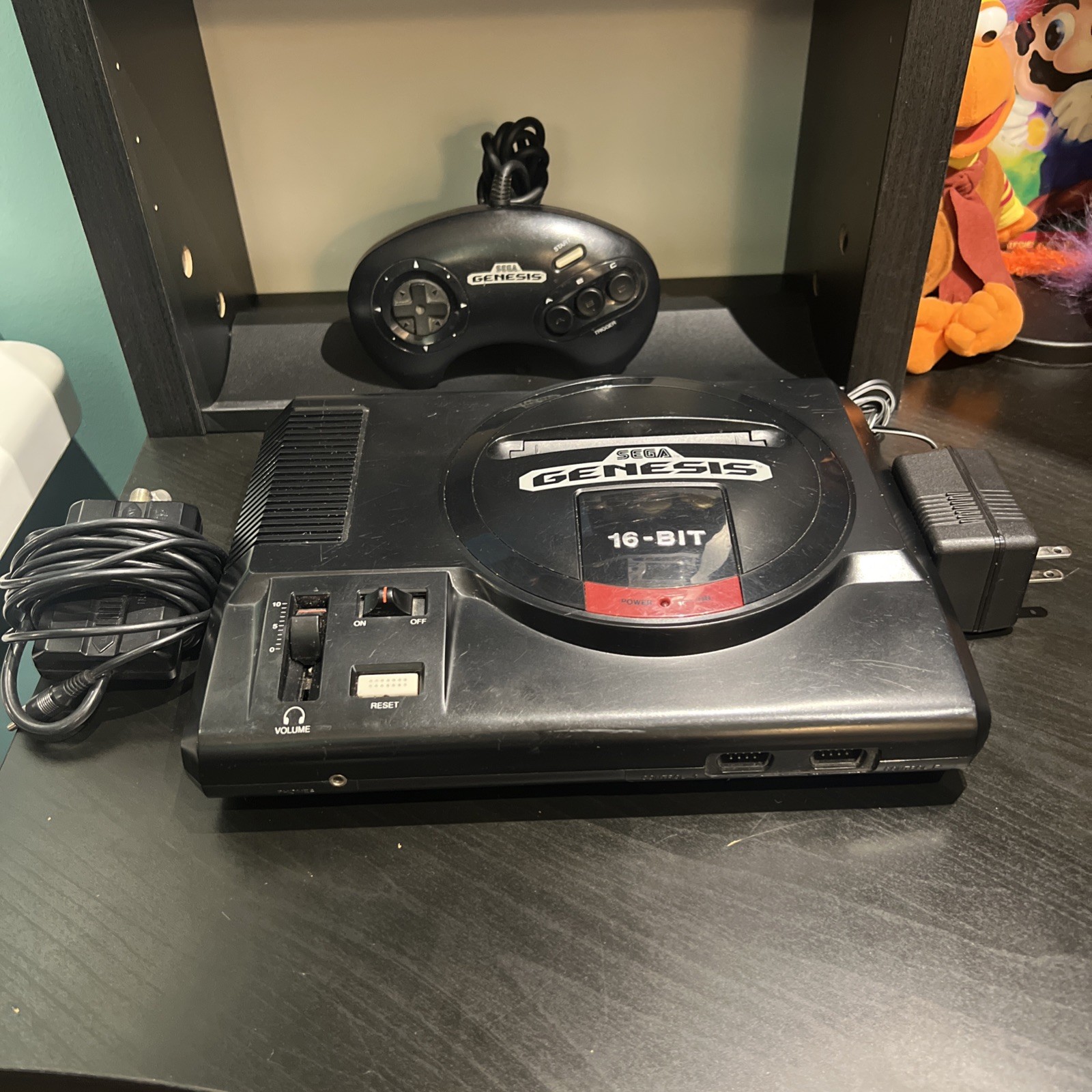 Sega Genesis Console 1 16-Bit – (1601) Video Game Console w OEM SEGA Controller