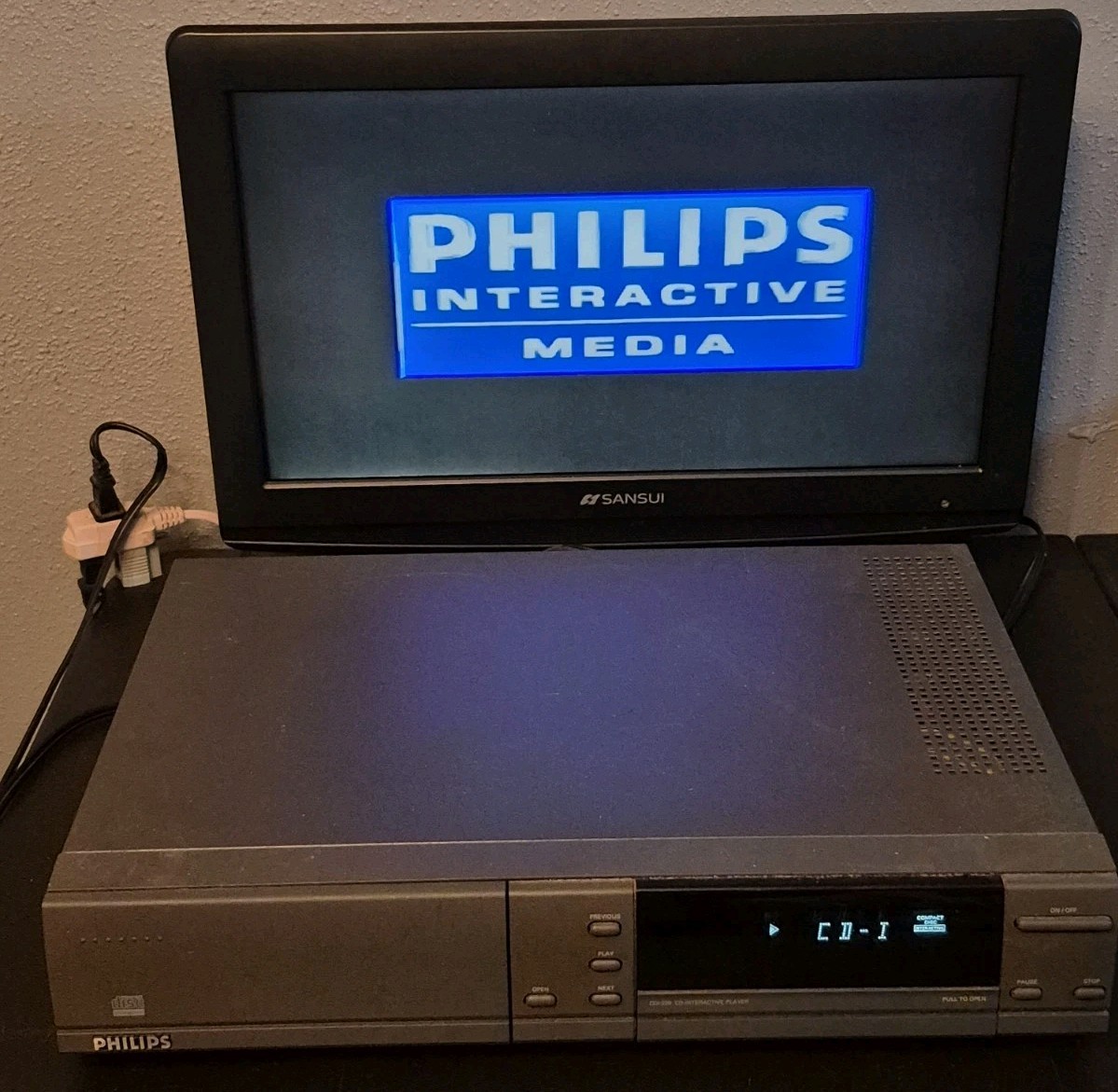 Philips CD-i 220 Video Game Console w/Controller & 4 Games – Tested *READ