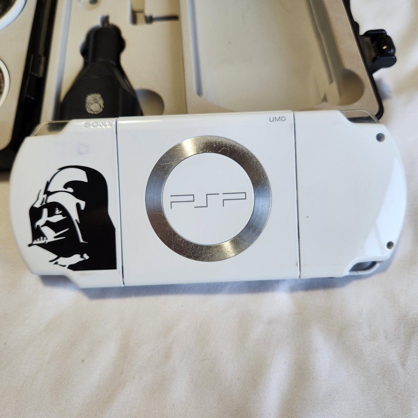 Sony PlayStation PSP-2001 Limited Ed. Star Wars Darth Vader White Bundle 2 Games