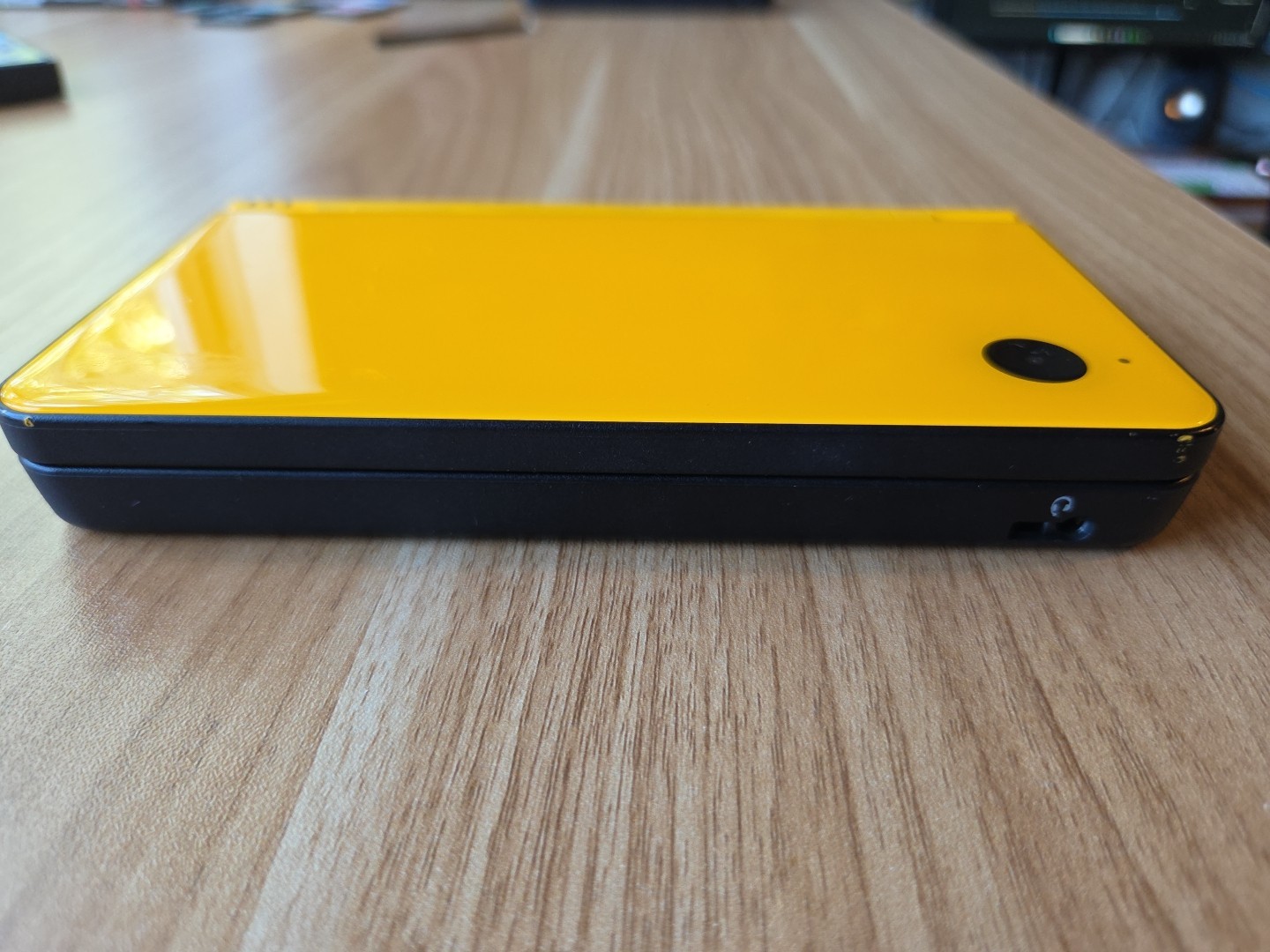 Nintendo DSi LL XL Yellow Console Japan W/charger US SELLER