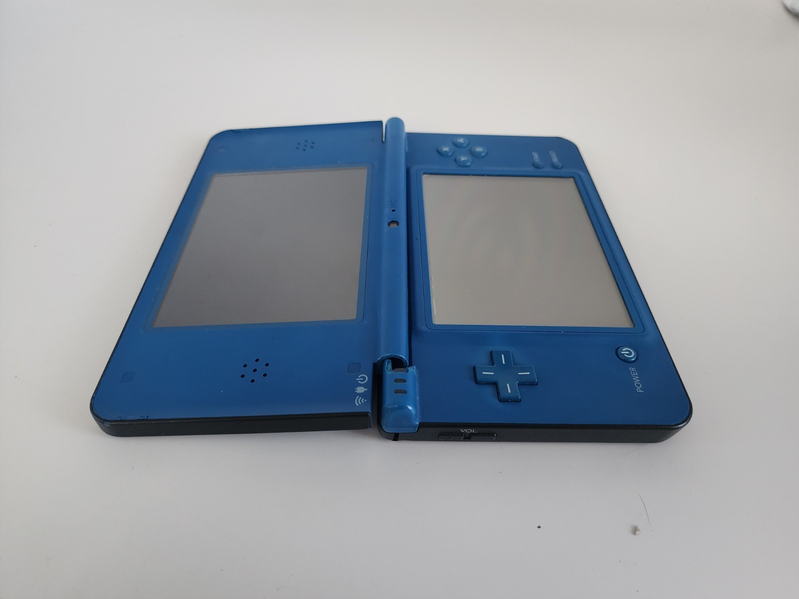 Nintendo DSi XL Handheld System Midnight Blue For Parts/Repair