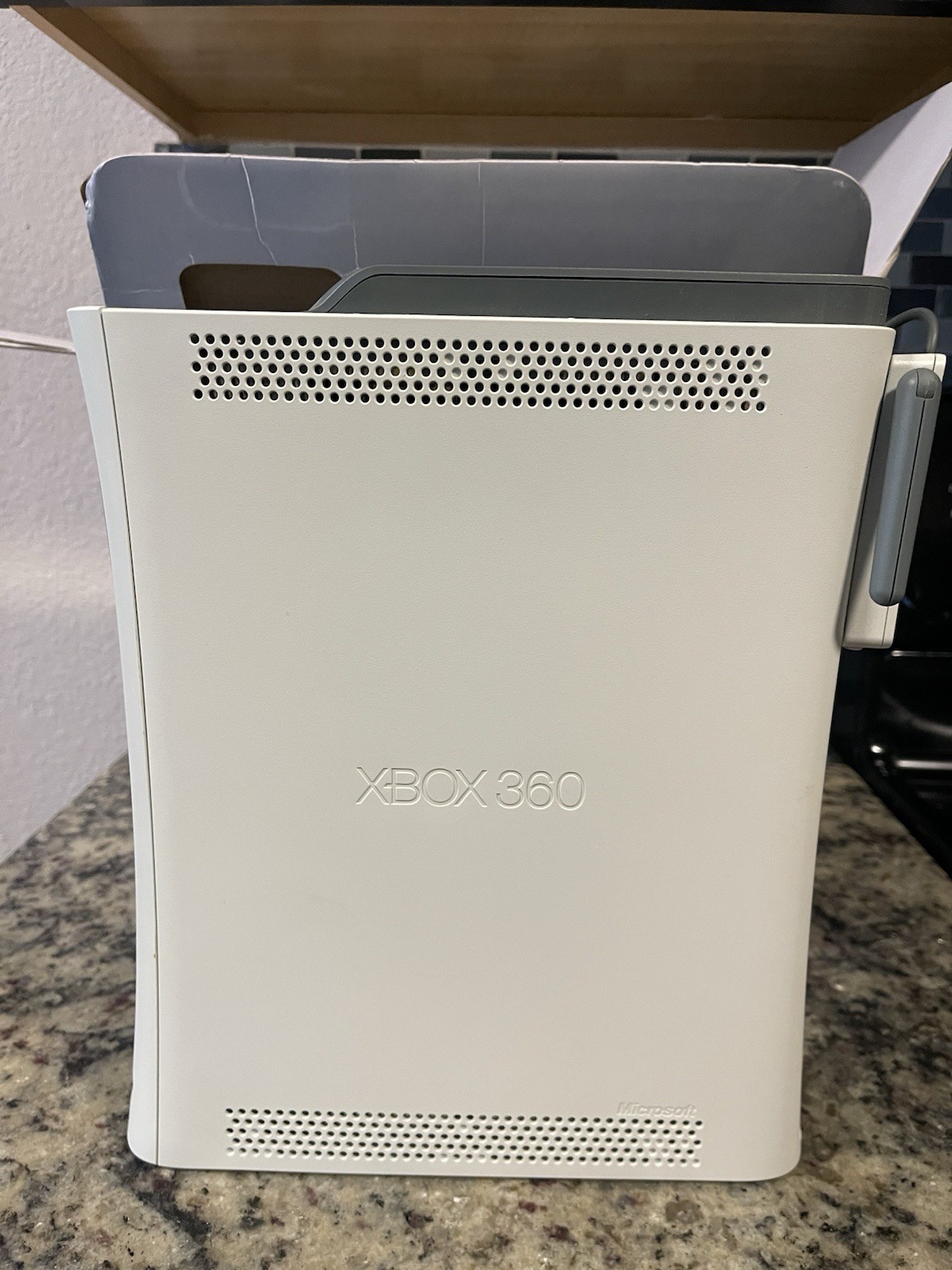 Microsoft Xbox 360 Pro System Value Bundle 60GB WORKNG NO GAMES
