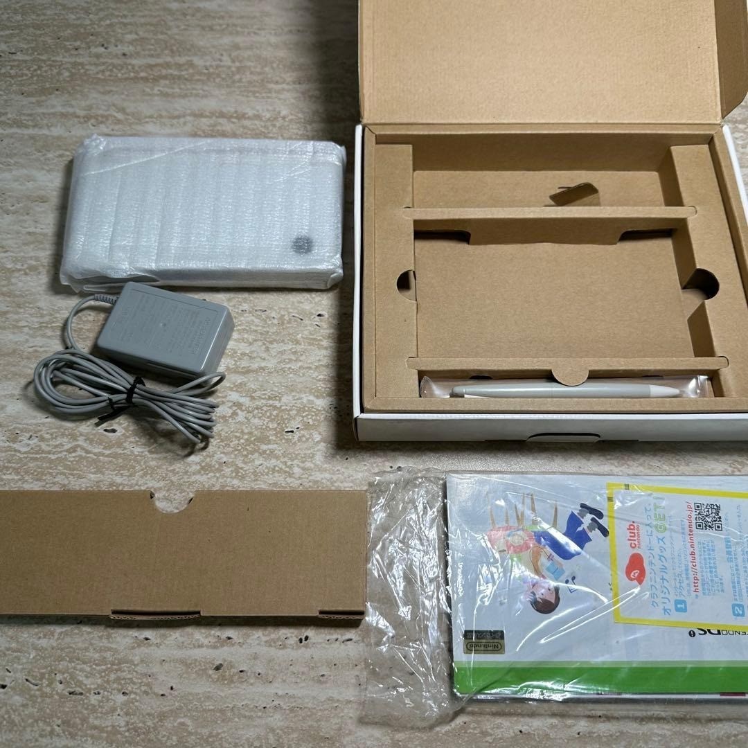 Nintendo DSi LL Natural White Console Boxed Complete Tested Working 6589