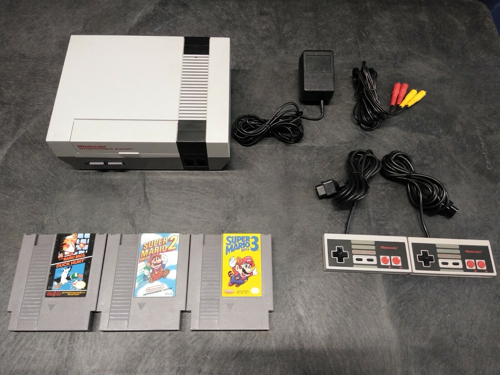 Original Nintendo Entertainment System NES with Mario 1-3 Mint Condition Console