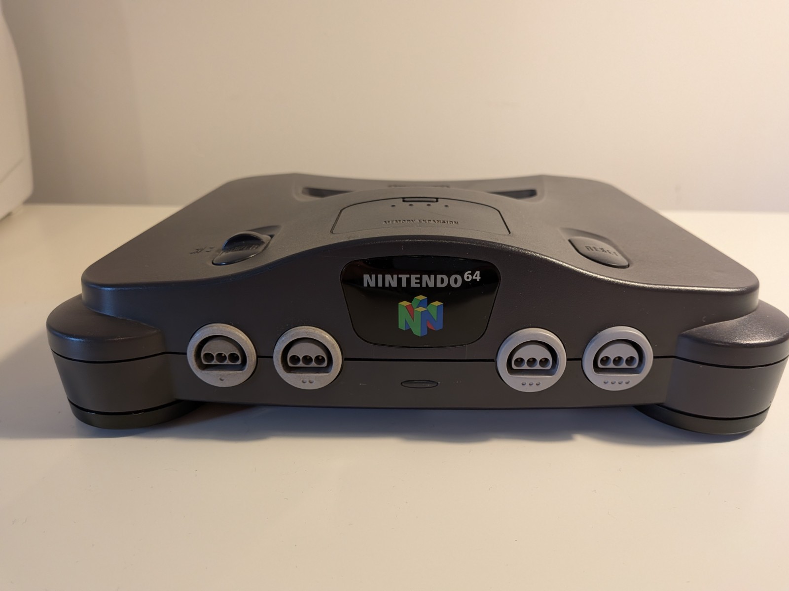 Nintendo 64/N64 Console Lot – Expansion Pak – 8 Controllers – INTERMITTENT READ