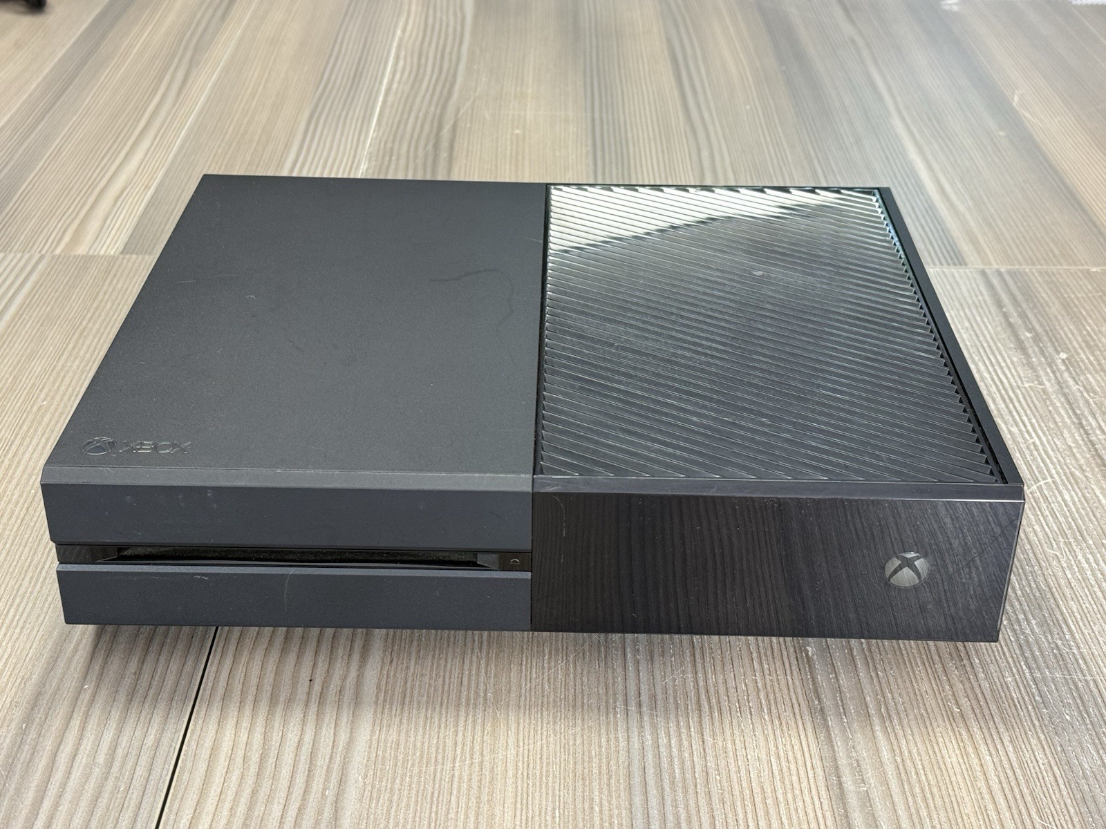 Nice Clean Microsoft Xbox One Original 500GB Video Game Console + Controller