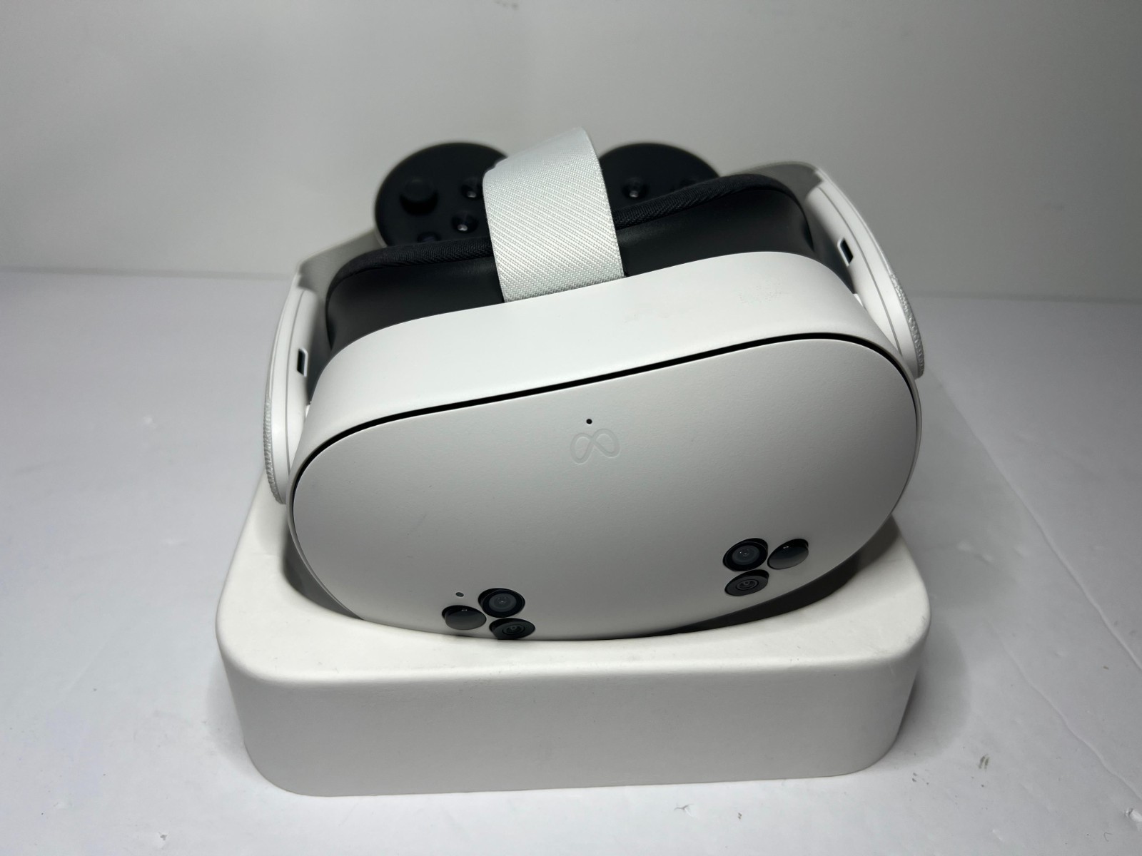 Meta Quest 3S 128GB Mixed Reality Headset – All-in-One VR