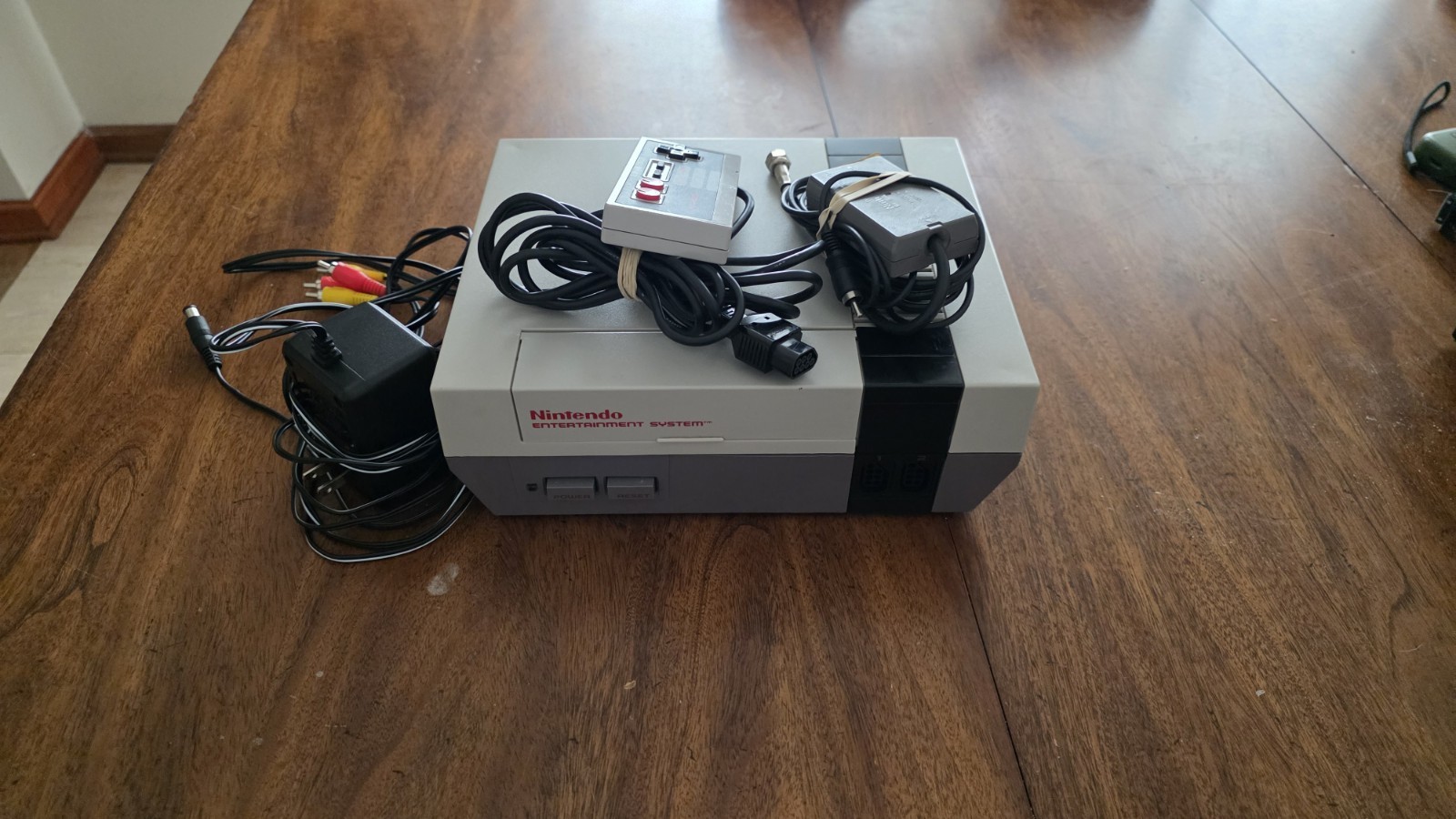 Nintendo NES Gray Bundle 1 Controller And Hookups