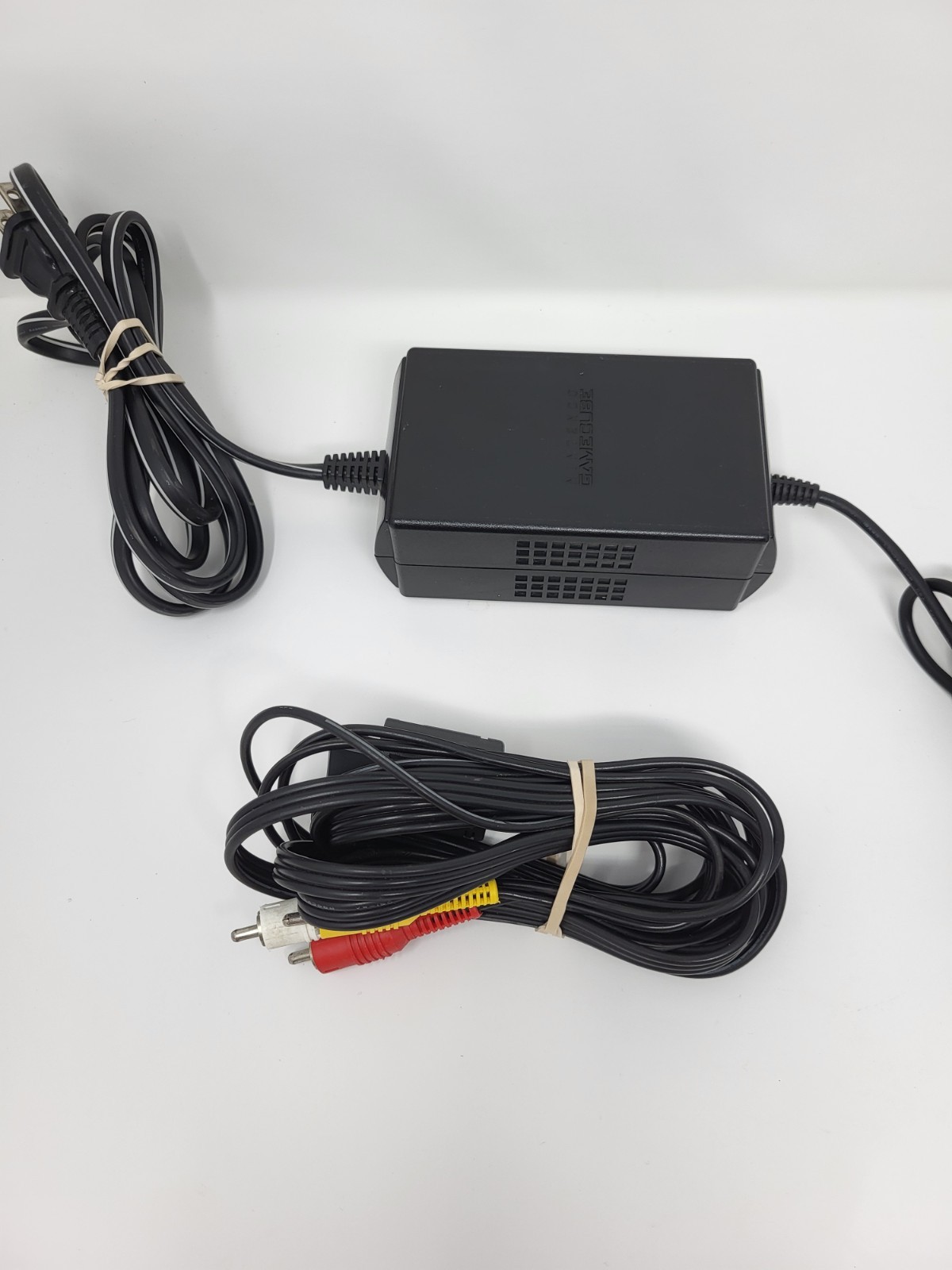 Nintendo GameCube DOL-101 Gaming System SILVER Console 1 Controller Bundle