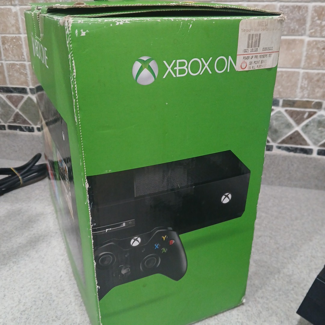 Microsoft Xbox One Console 1540 500GB SSHD W Original Box, Controller & Kinect