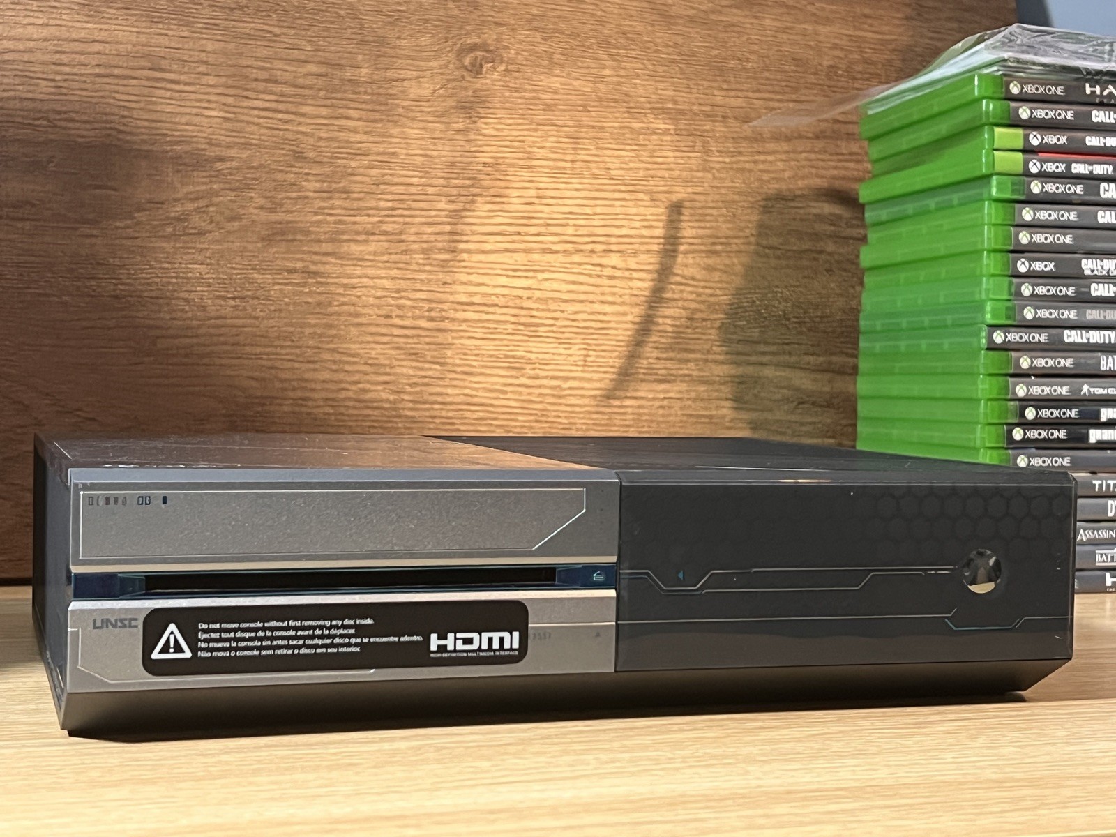 Microsoft Xbox One Halo 5: Guardians Limited Edition 1TB W/Games No CONTROLLER