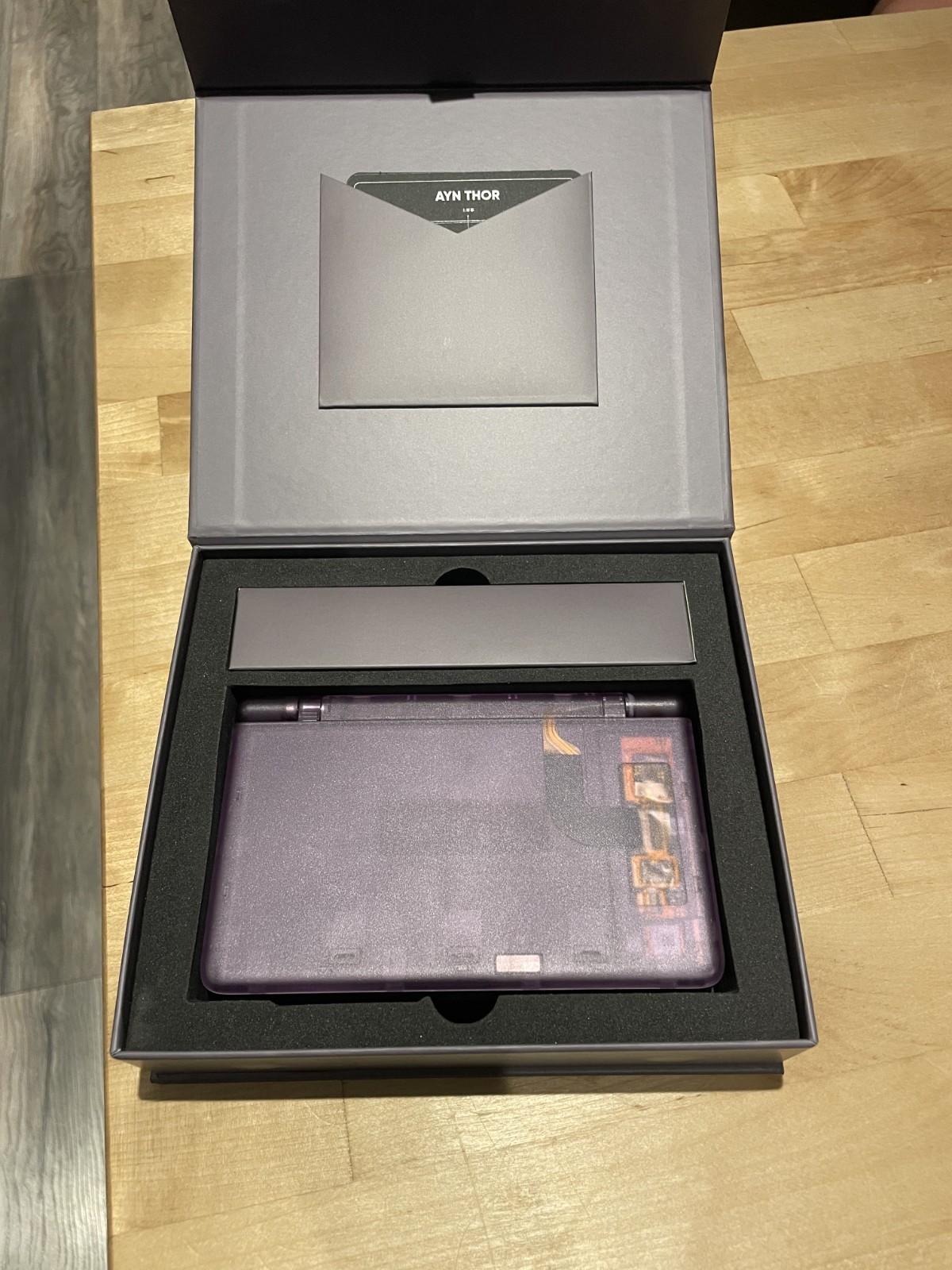 Ayn Thor Pro Purple 12 GB RAM 256 GB Storage Gaming Handheld