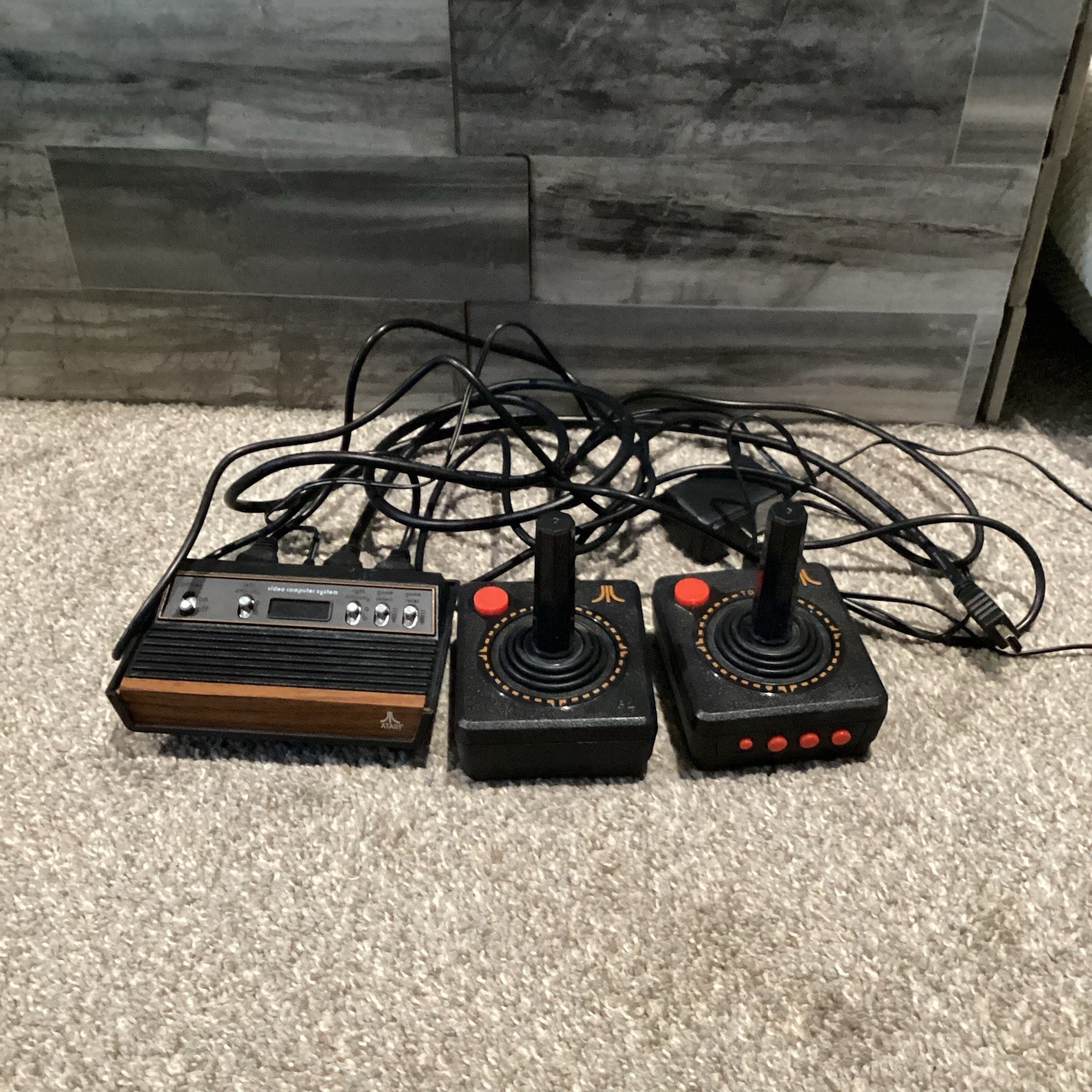 Atari Flashback Plug & Play Videogame Console Two Controllers AR3060