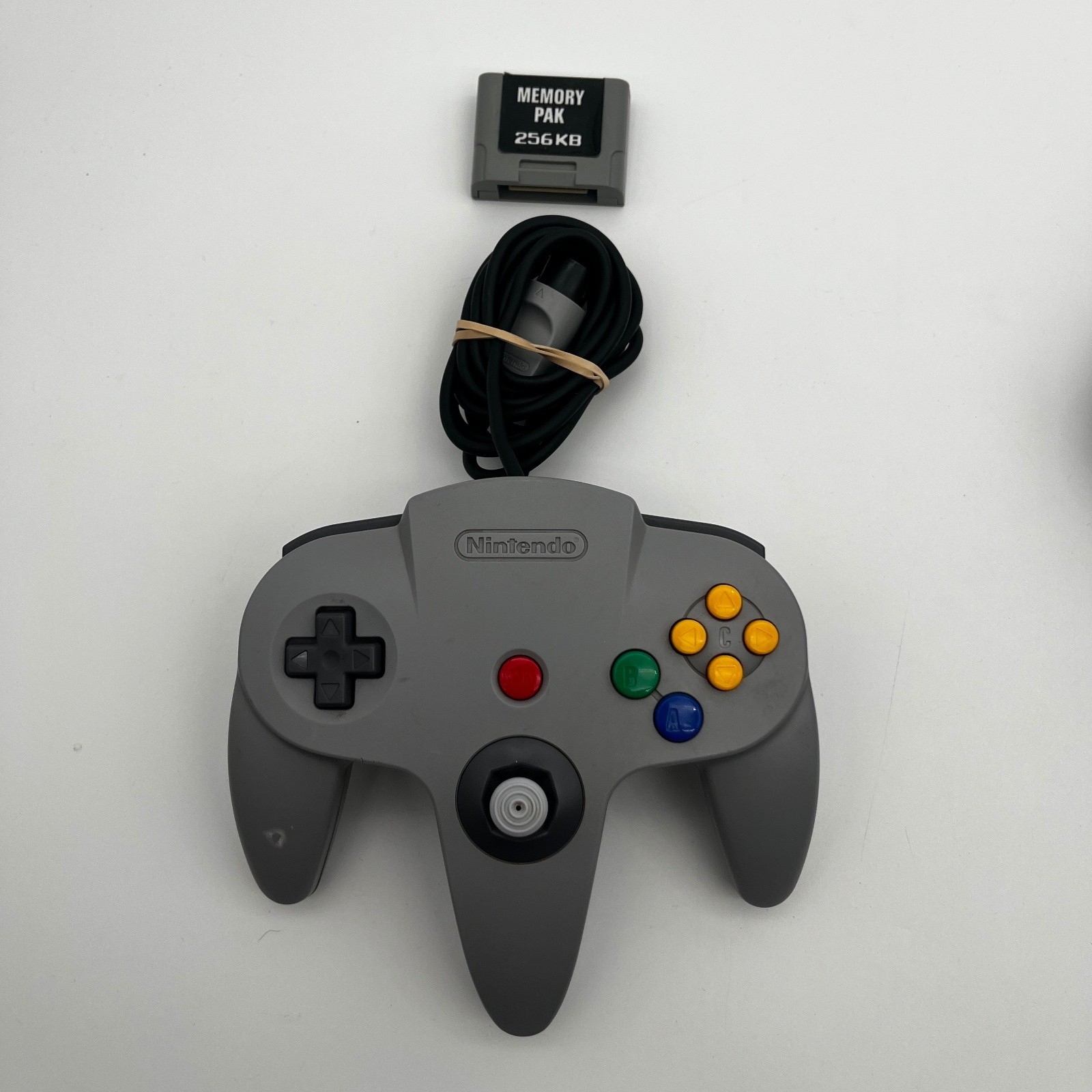Nintendo 64 NUS-001 N64 Console Control Deck w/ Controller Memory Pak Cables