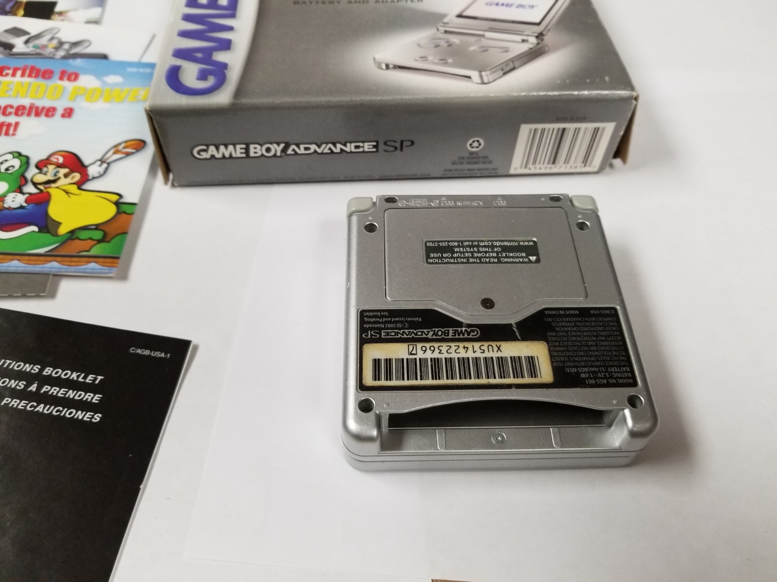 Nintendo GameBoy Advance SP In Box Platinum Silver System Complete