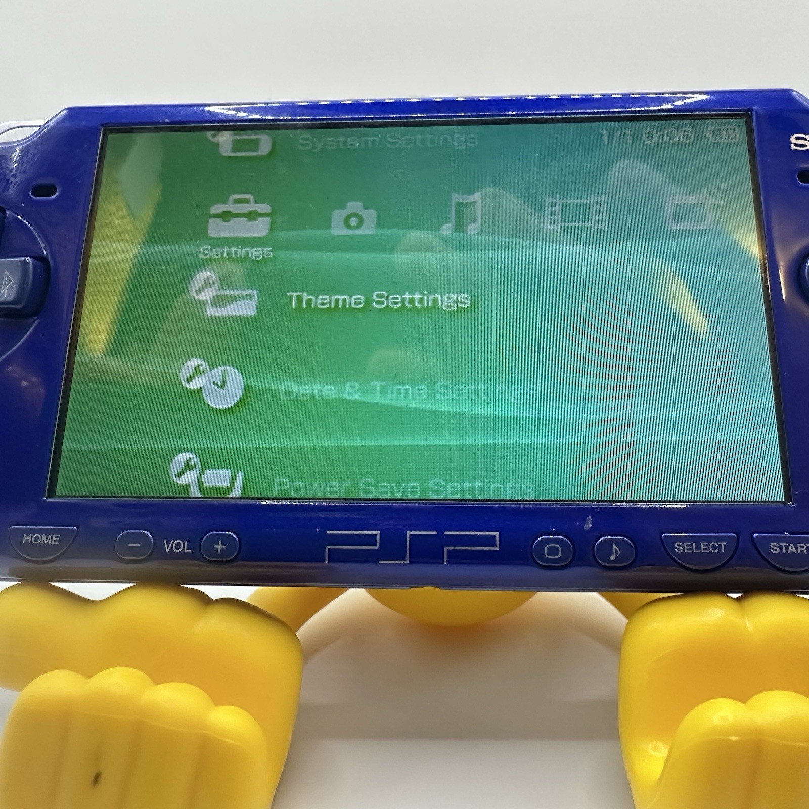 Sony PSP 2000 Blue Console TESTED + WORKING! no battery no charging cable incl.