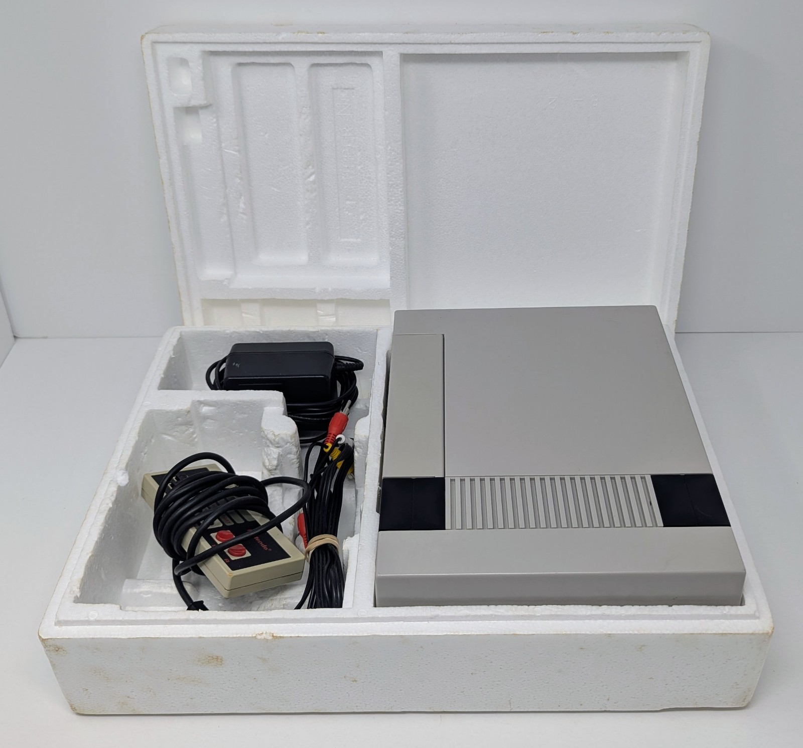 Nintendo NES Control Deck Console Bundle w/ Box, Styrofoam, Manuals, & Mario!