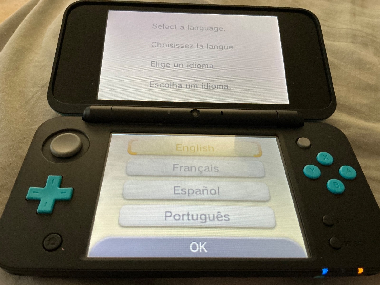 Nintendo 2DS XL Console – Black/Turquoise