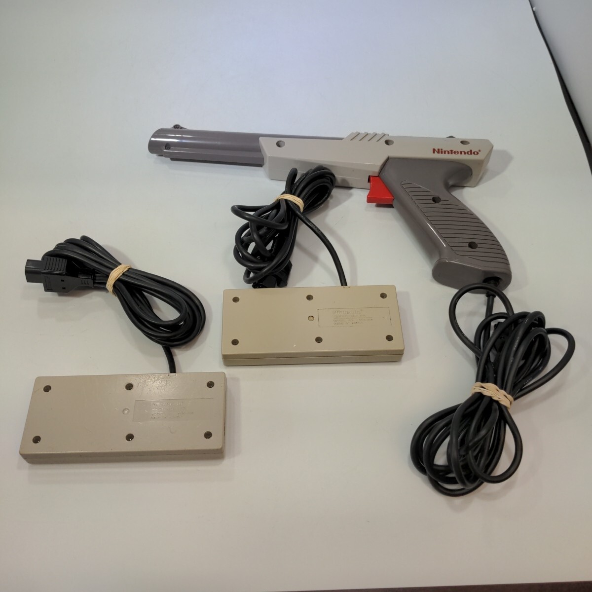 1988 Nintendo Entertainment System NES Action Set w/ Box Console Gray Zapper CIB
