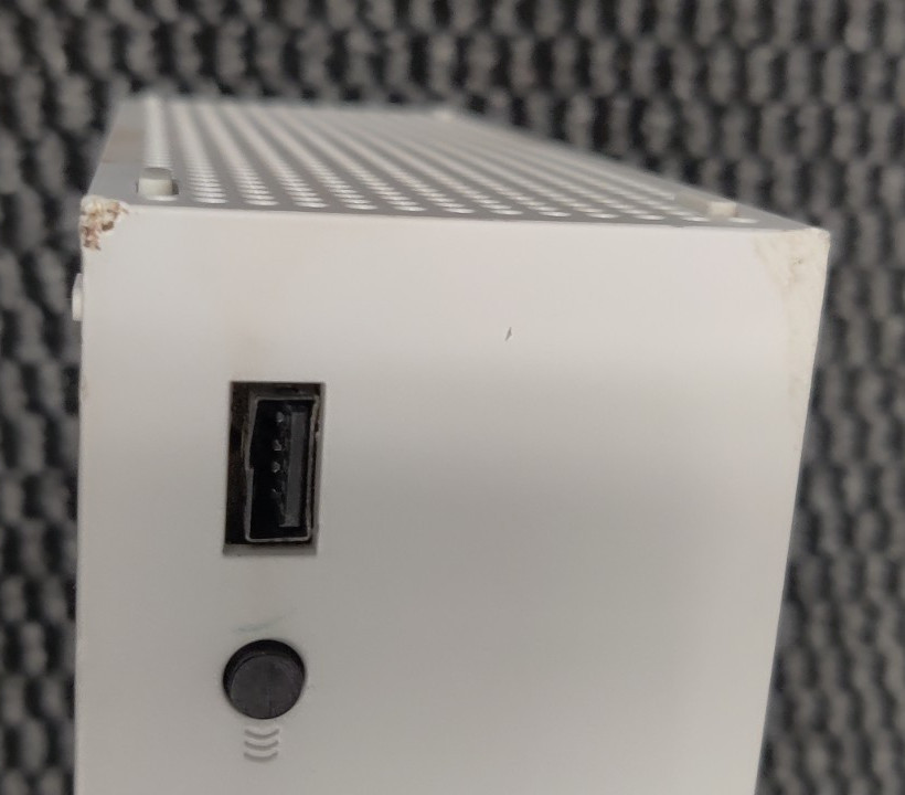 (149406) Microsoft Xbox Series S All Digital Version HDMI Issue *For Parts*