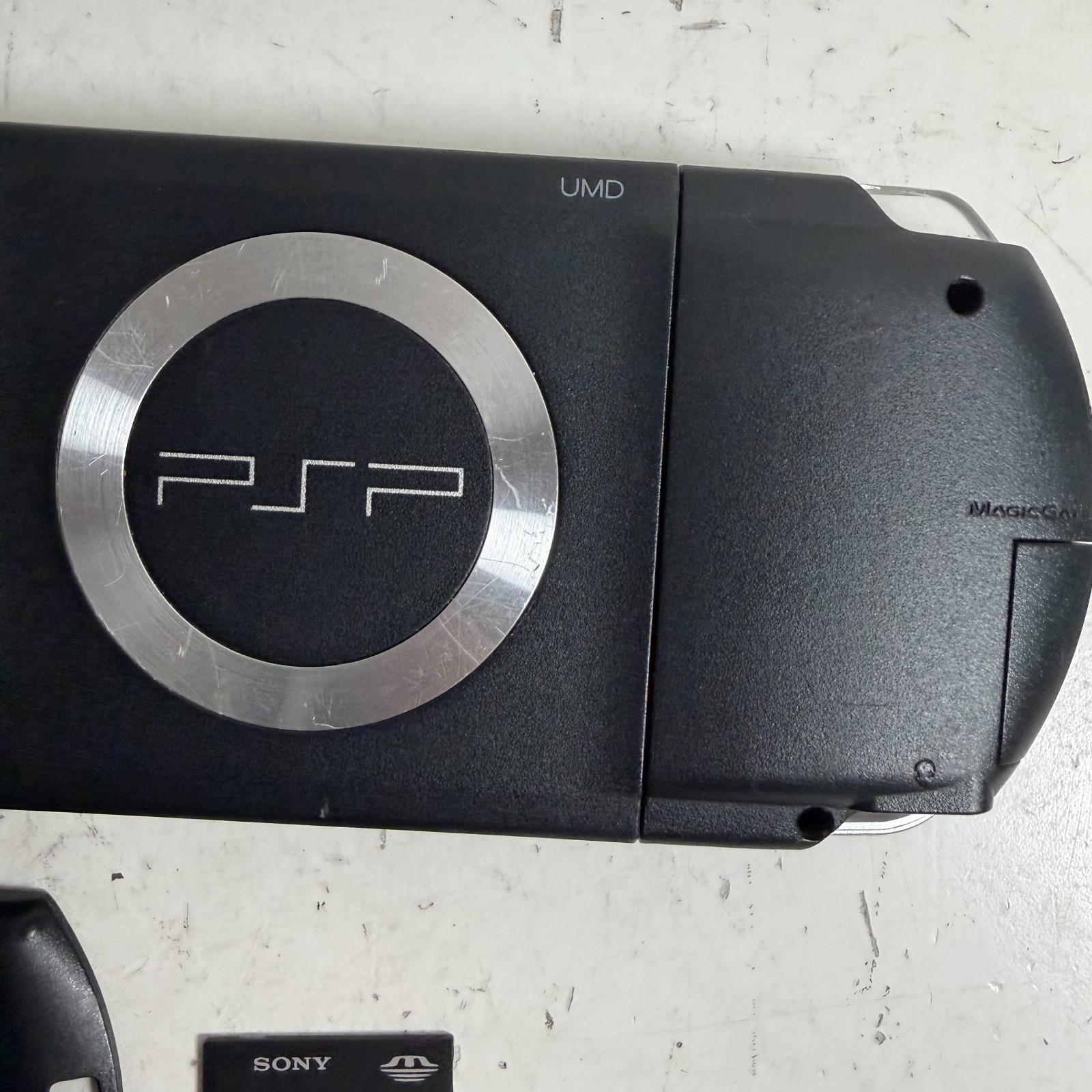 Sony PlayStation Portable PSP-1001 4.3″ LCD Display Handheld Video Game Console