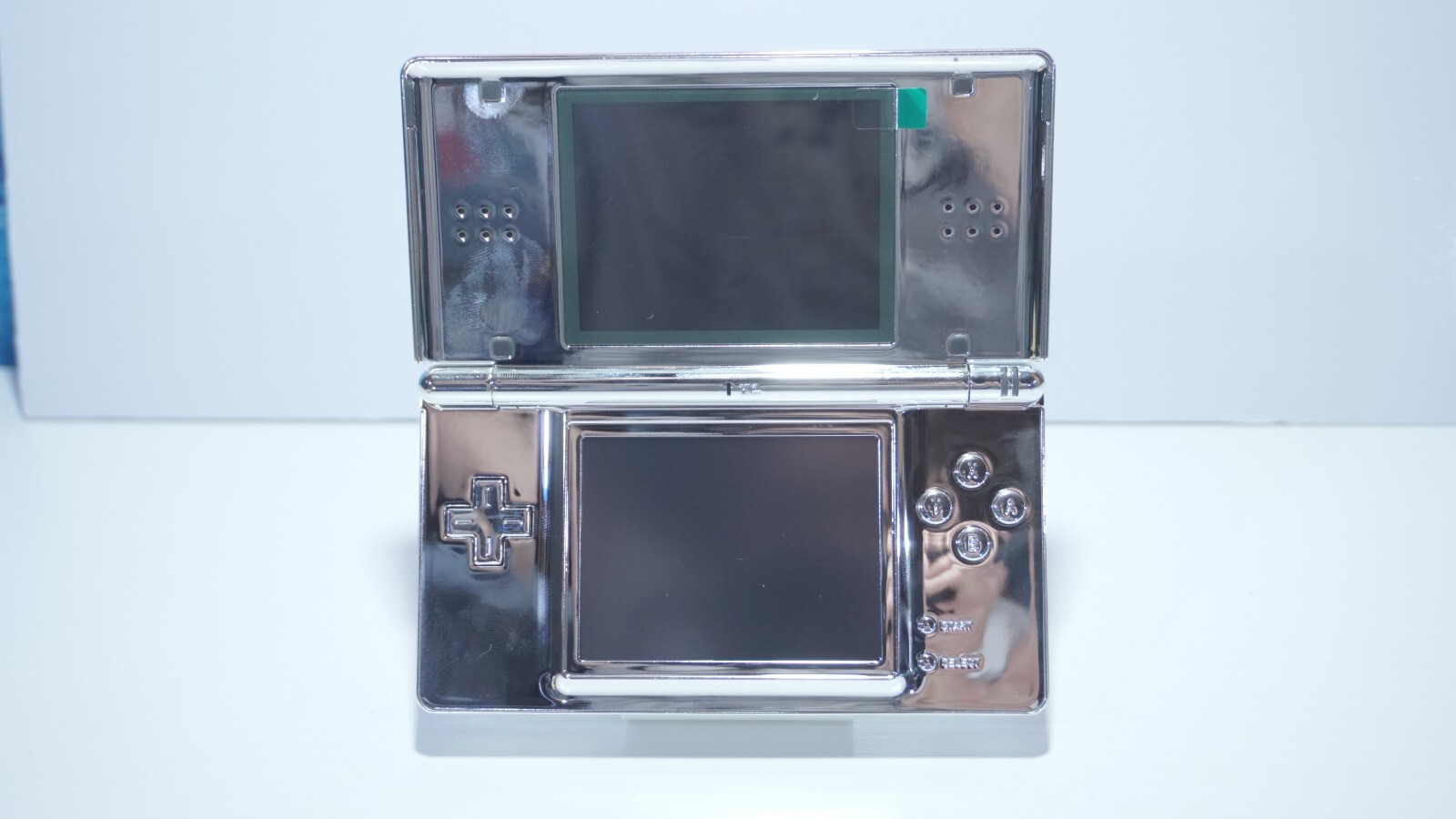 Nintendo DS Lite Metallic Chrome Silver Mirror Handheld Game System w/ Charger