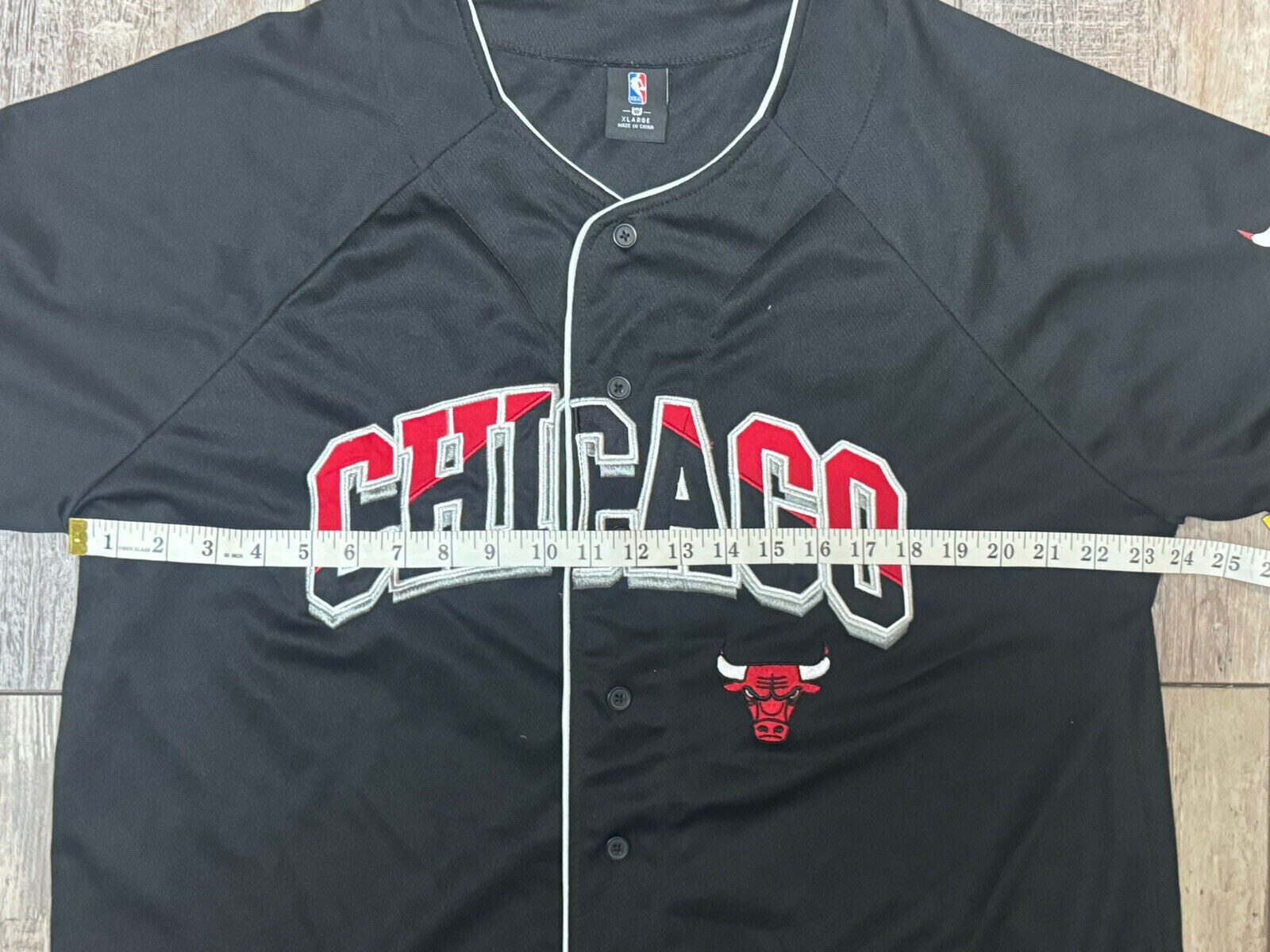Chicago Bulls Jersey Men’s X-Large NBA Basketball Baseball Button Up Black EUC