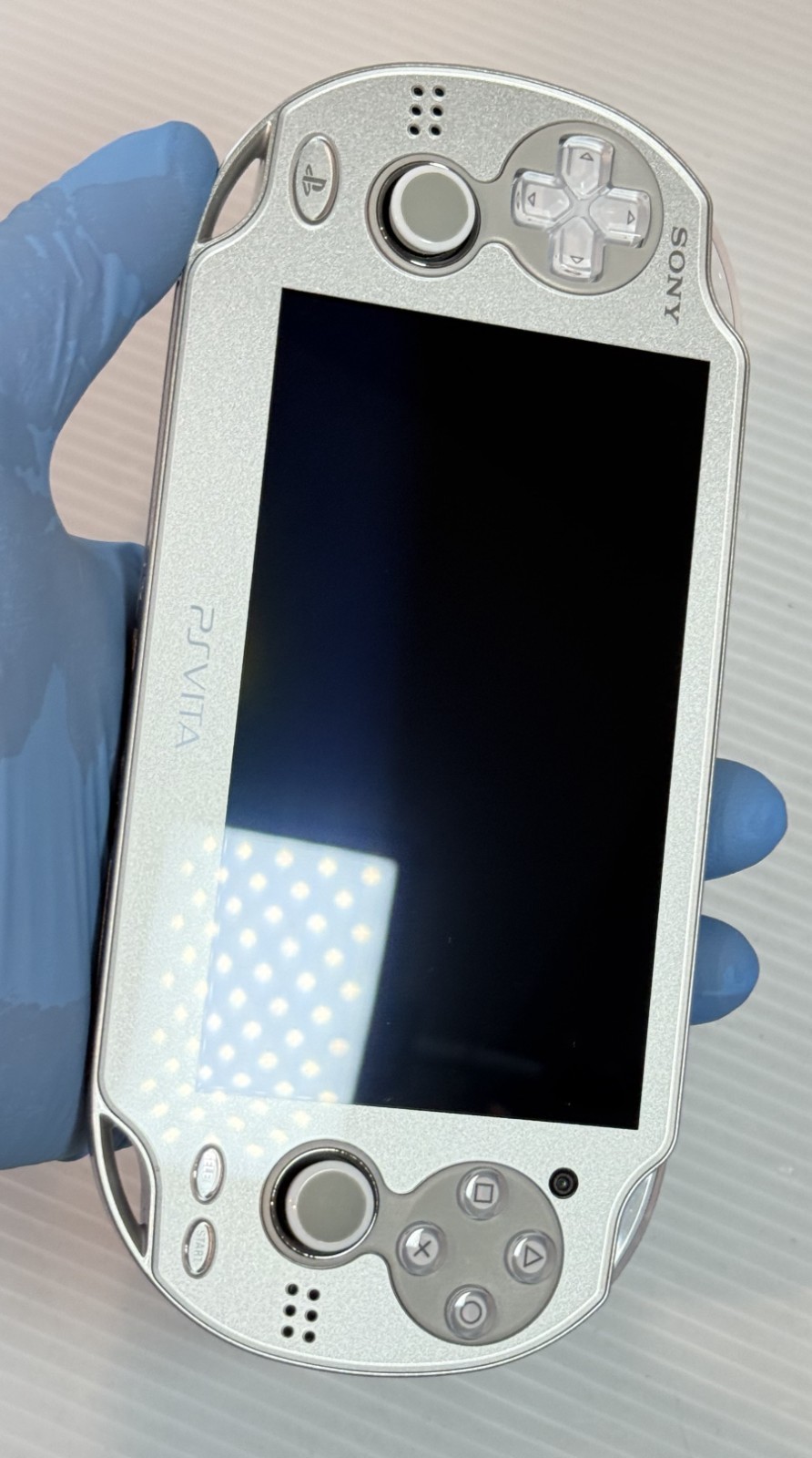Sony PS Vita PCH-1000 Console Ice Silver Limited Box Very Rare w/8GB – Mint S+