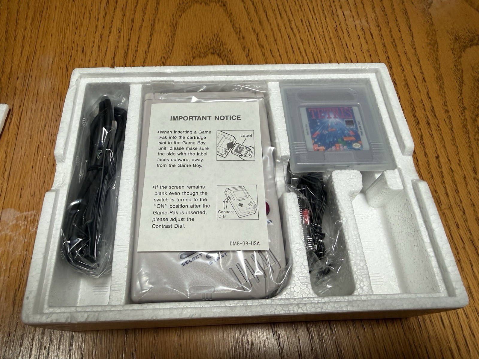 1989 Nintendo Game Boy DMG-01 with Tetris,MINT CONDITION,NEVER USED, TESTED!
