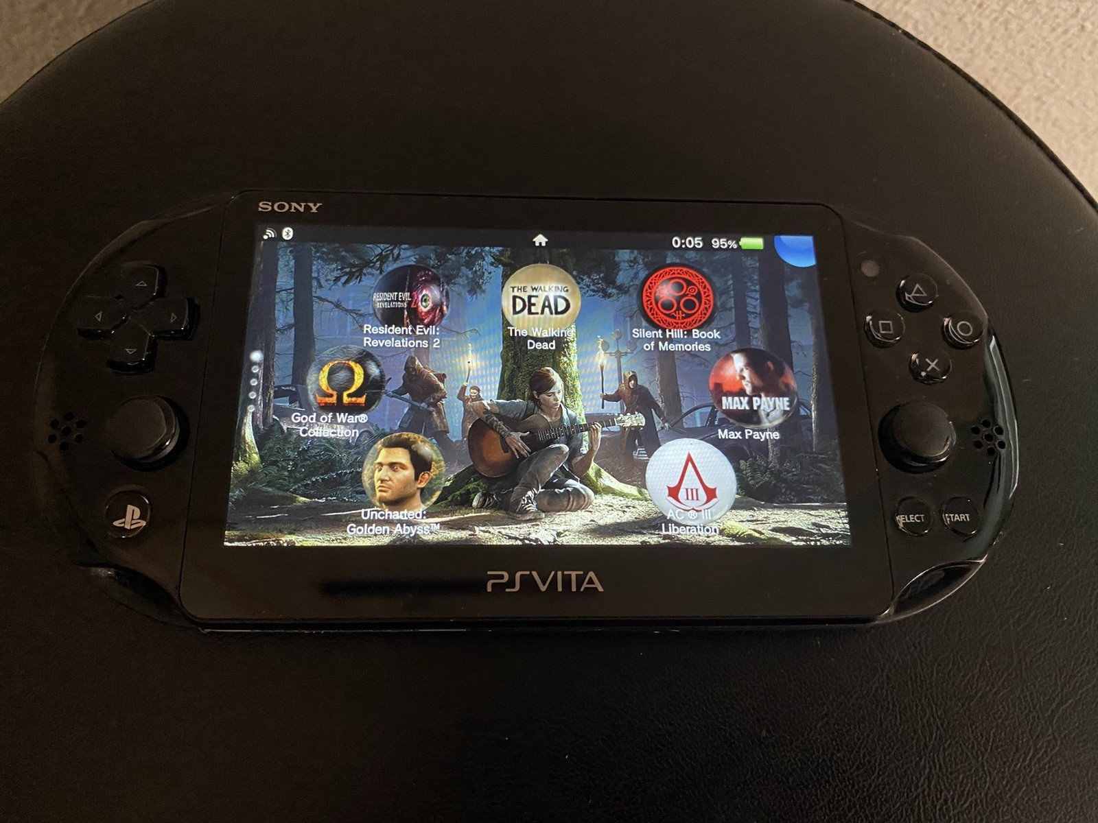 Sony PlayStation PS Vita PCH-2000 Console Black 256gb + Charger