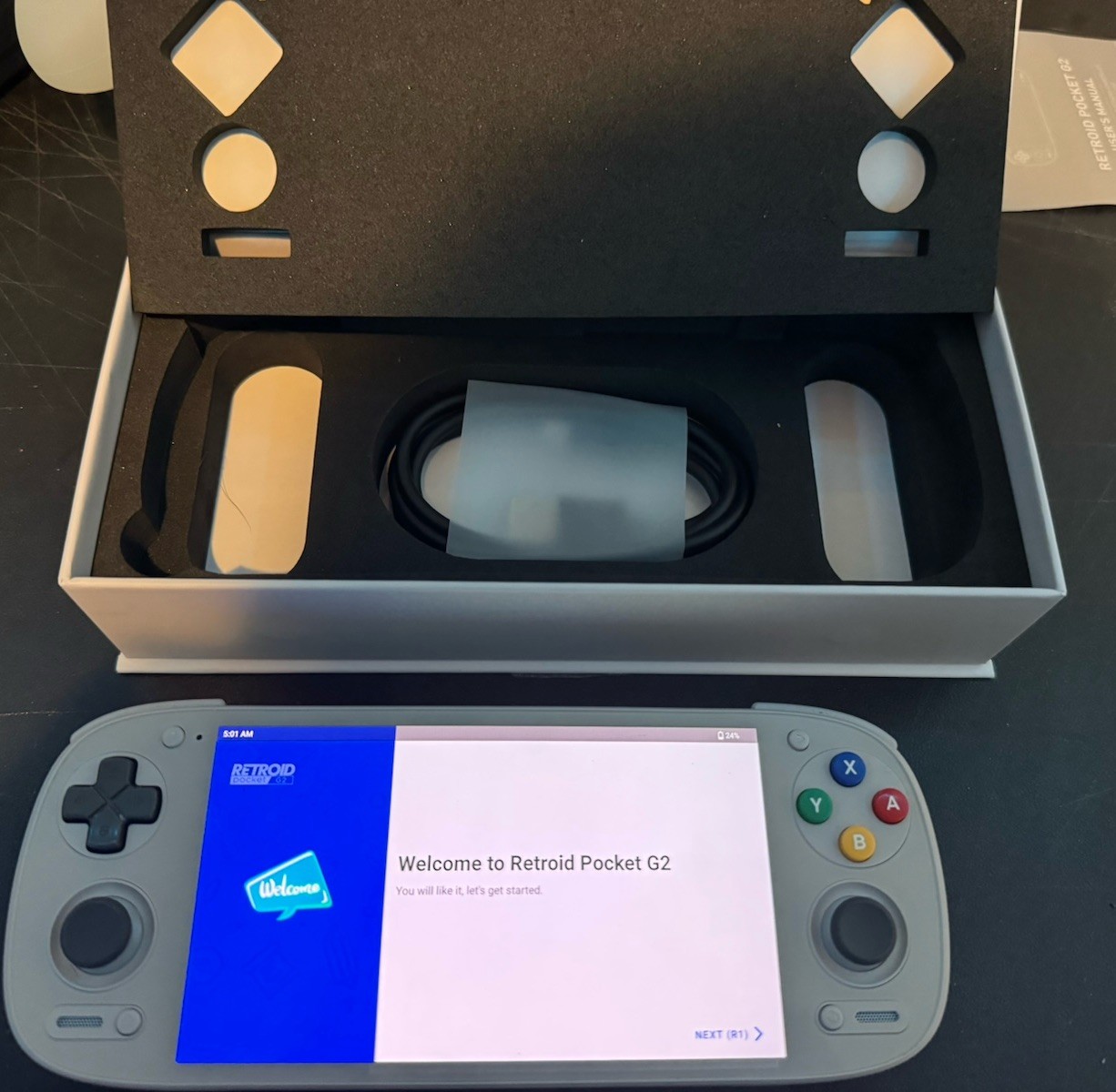 Retroid Pocket G2 handheld gaming console/ Dual screen/ 2 cases/ Official Grip
