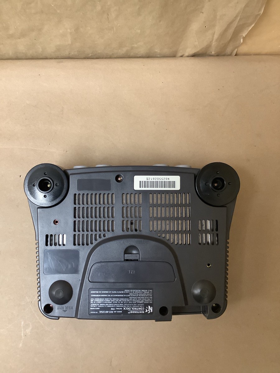 NINTENDO 64 SYSTEM CONSOLE NUS-001 (B42009734)
