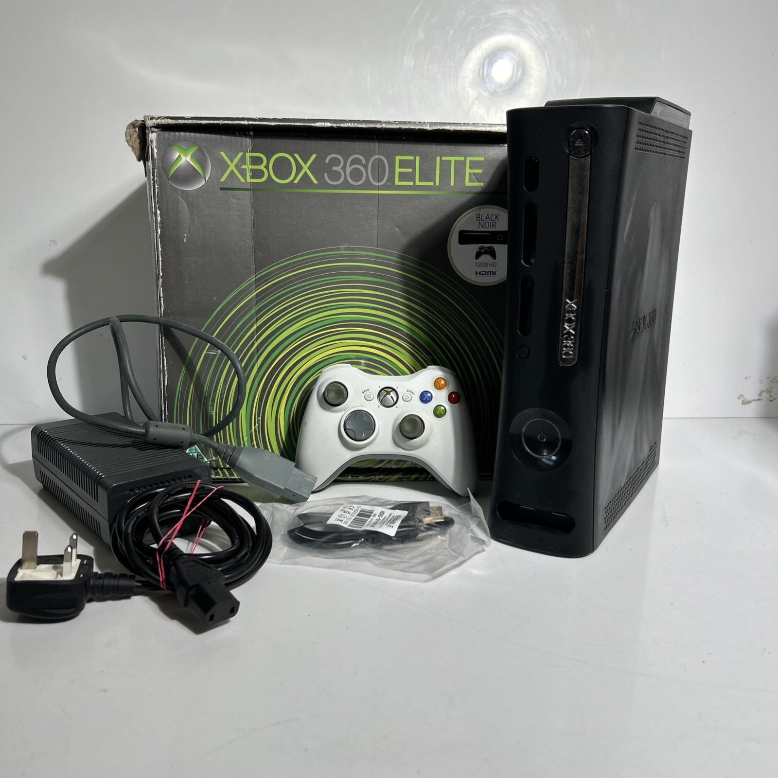 Microsoft Xbox 360 Console 1 Controller, Power & HDMI Original Box