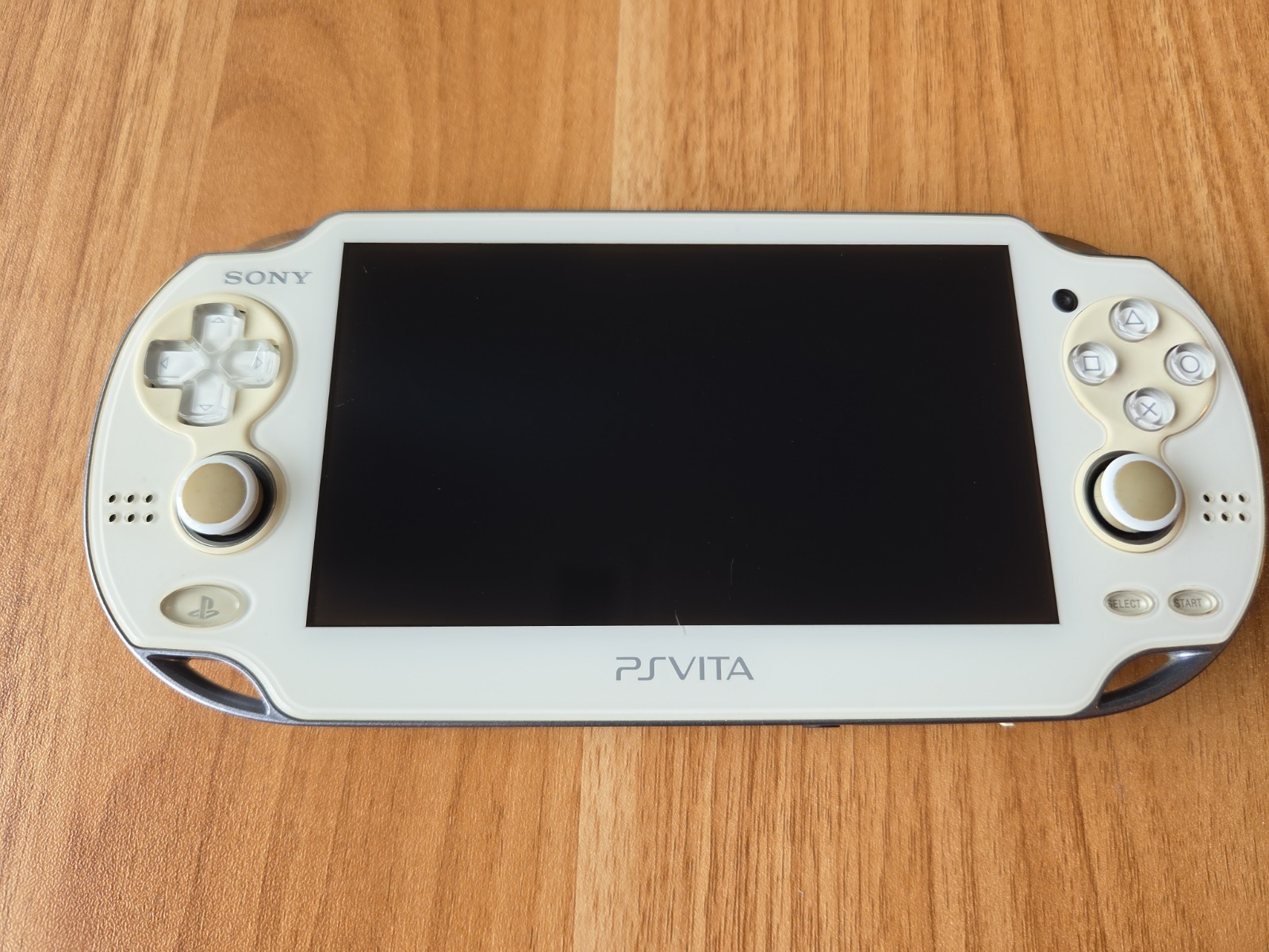 SONY PS Vita PCH-1000 Crystal white CIB W/ Charger