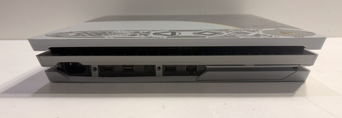 SONY PS4 – PRO – SYSTEM – CUH-7015B – 1TB (P11034725)