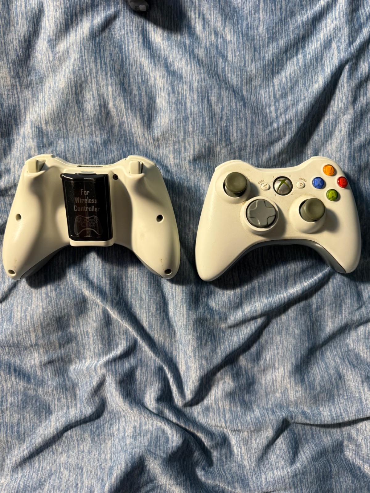 Xbox 360 Arcade Edition Console Bundle with 256MB Memory & Dual Wired Controller