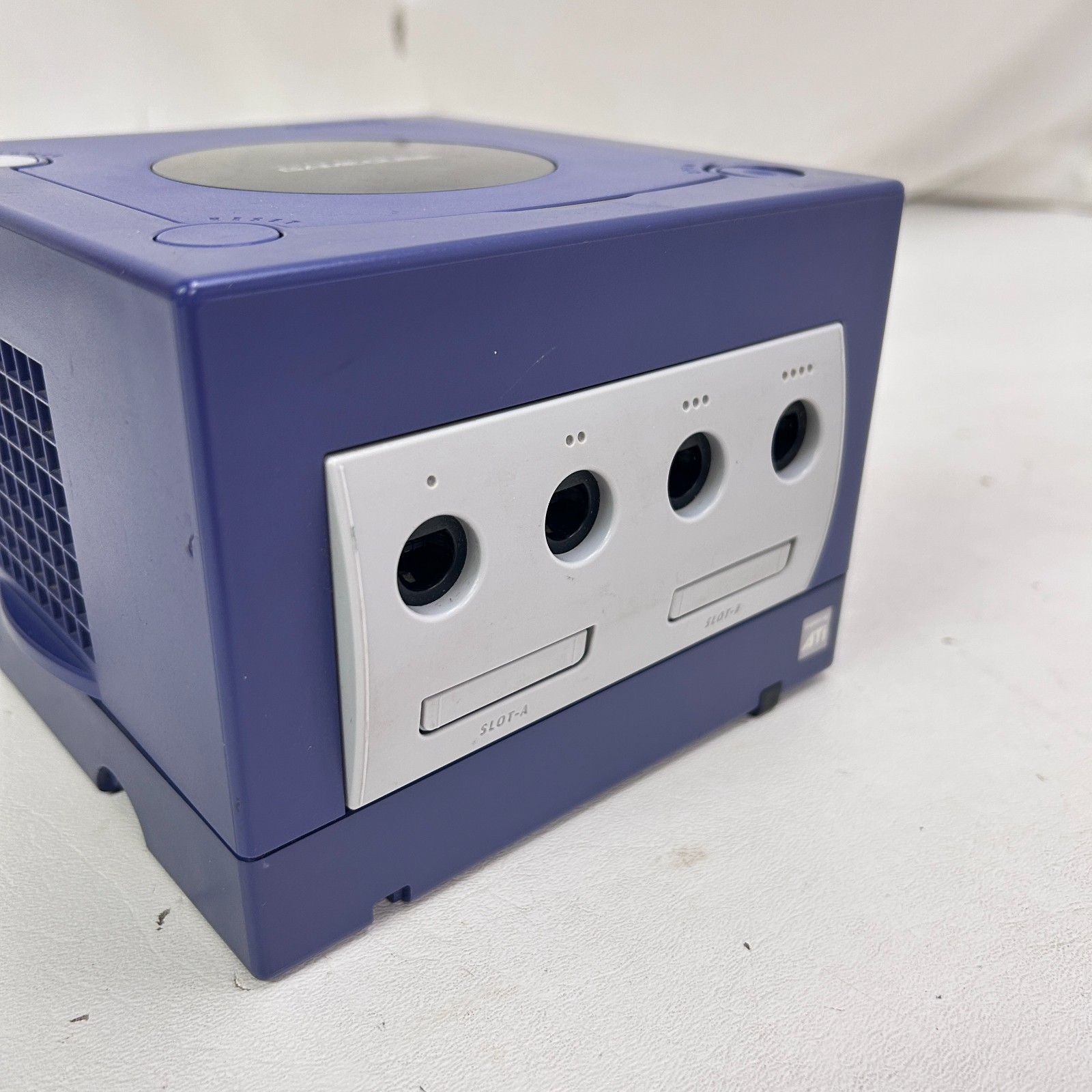 Nintendo GameCube Indigo Console w/ Two Controllers & Cables – TESTED