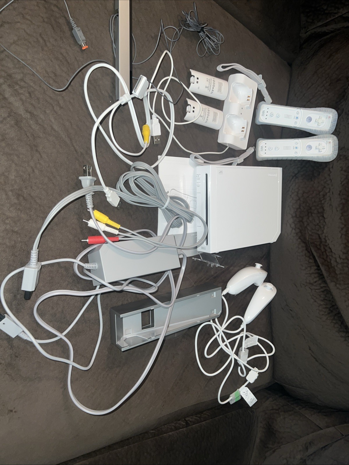 Nintendo Wii RVL-001 512 MB Home Console – White