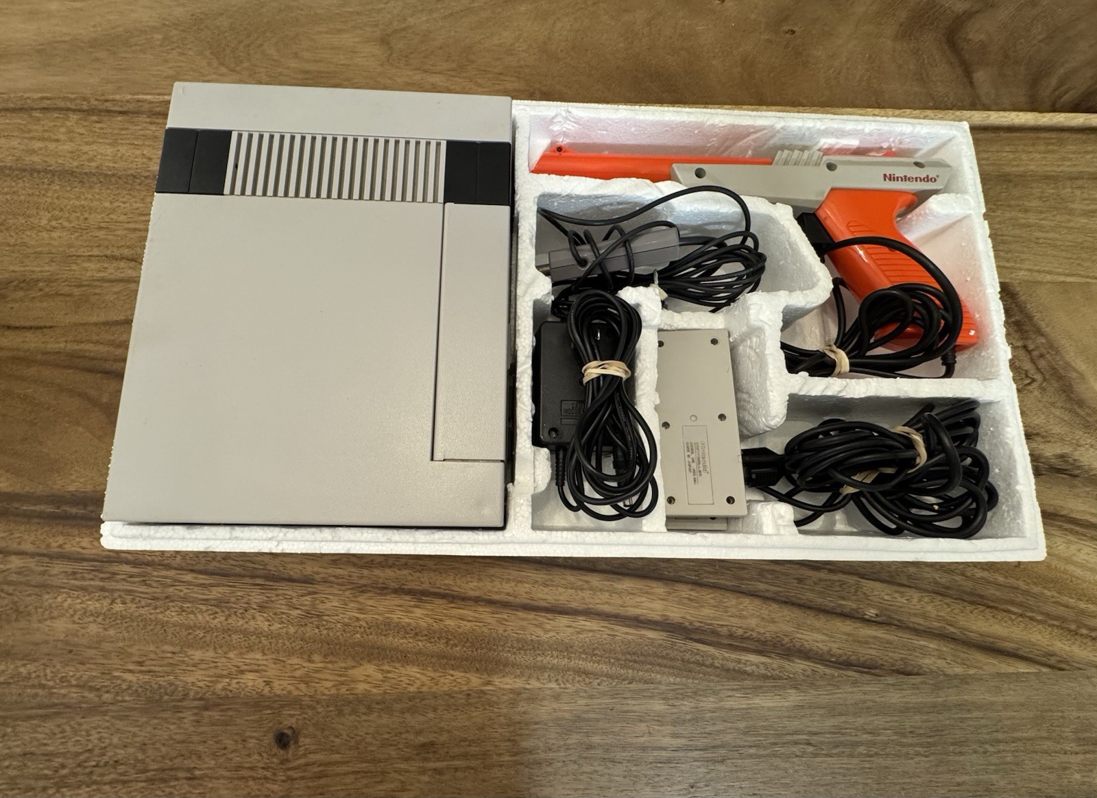 Nintendo NES Action Set System Near Complete In Box CIB Tested With Super Mario